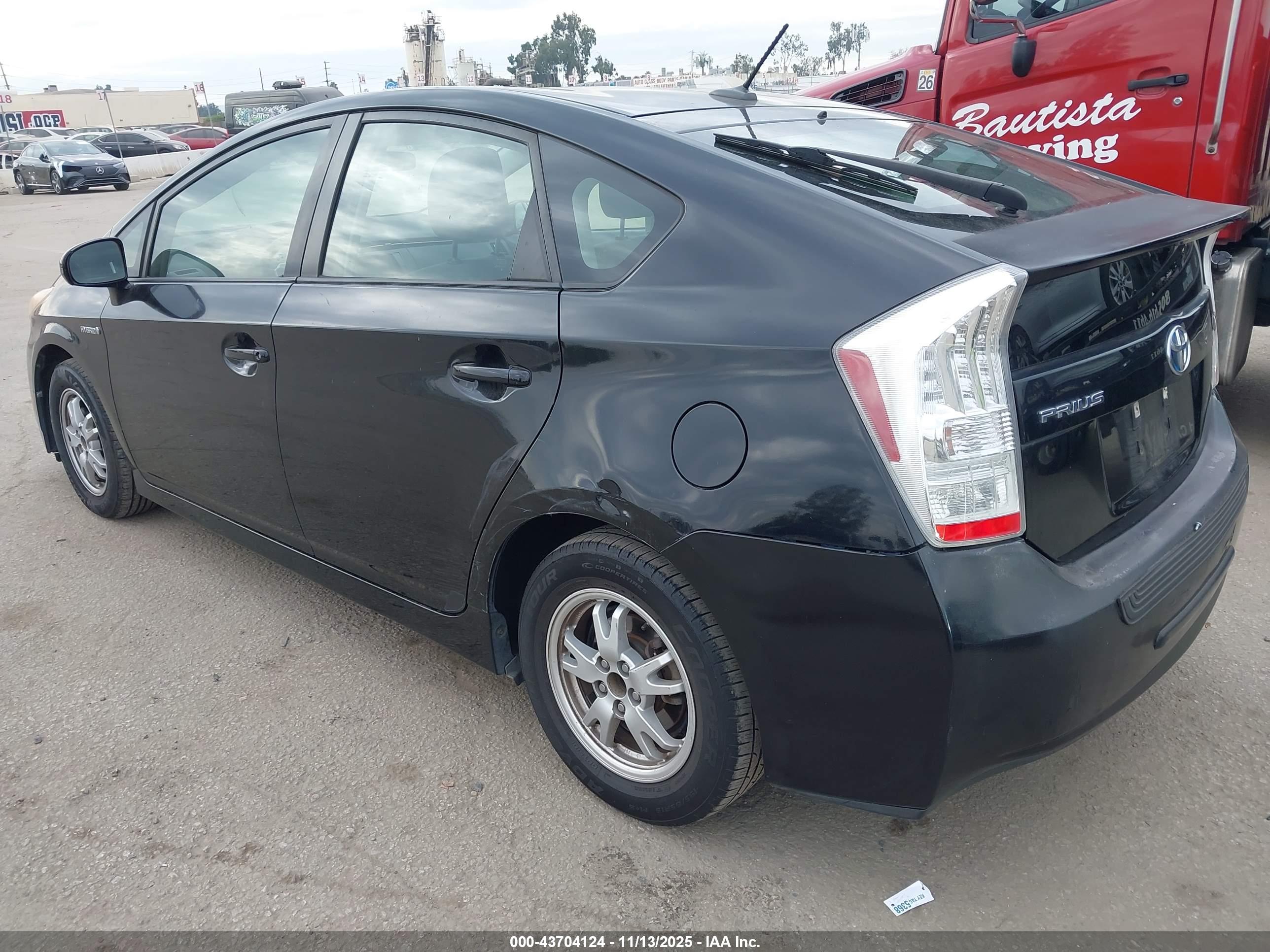 TOYOTA PRIUS image 3
