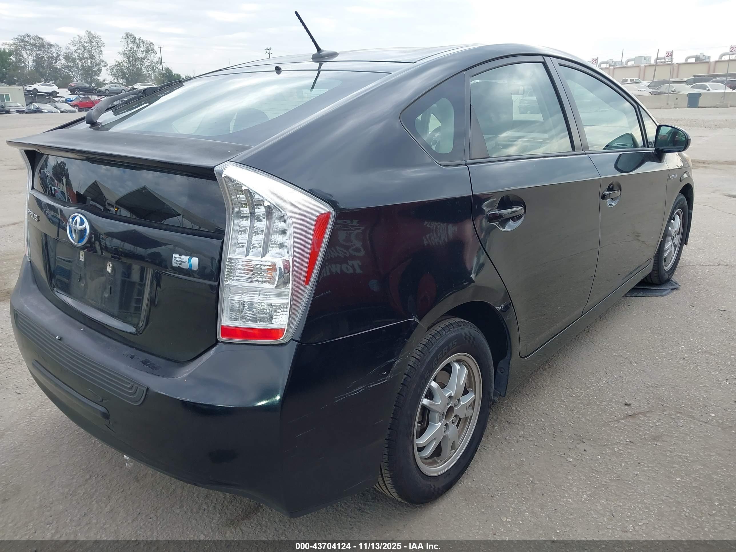 TOYOTA PRIUS image 4