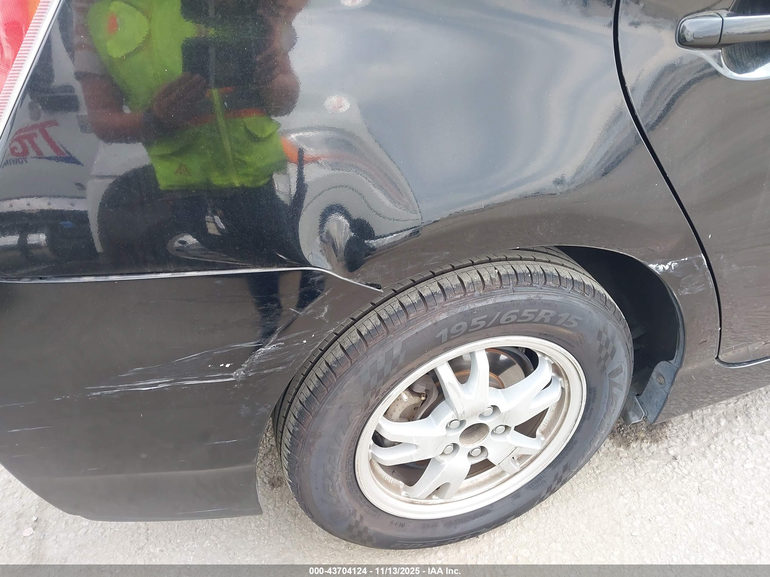 TOYOTA PRIUS image 6