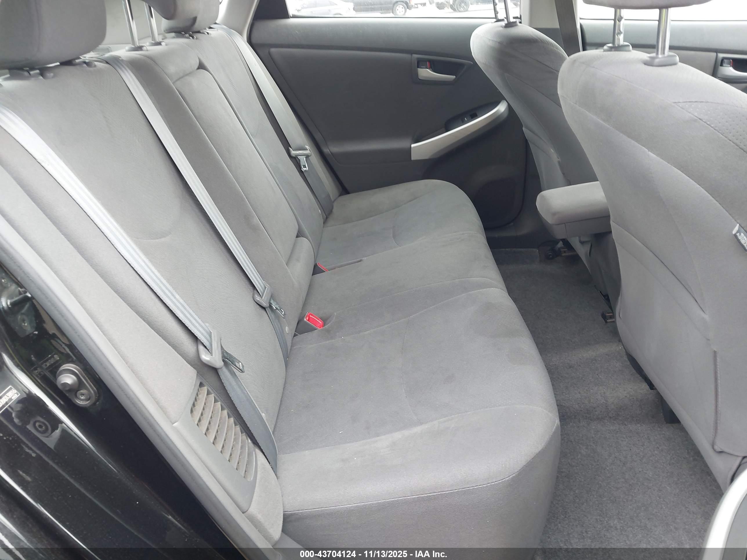 TOYOTA PRIUS image 8