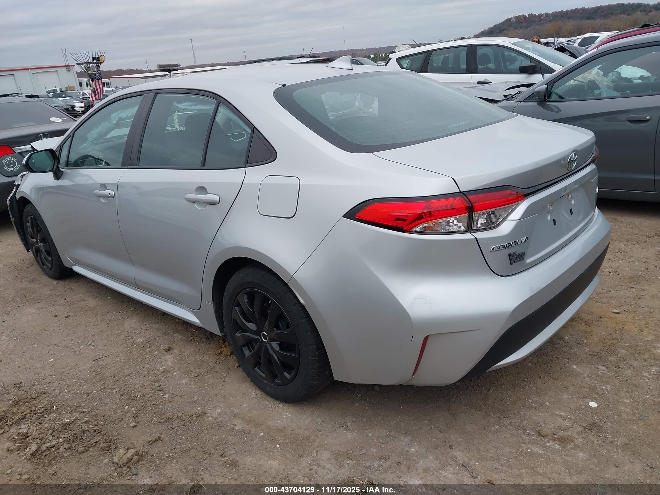 TOYOTA COROLLA image 3