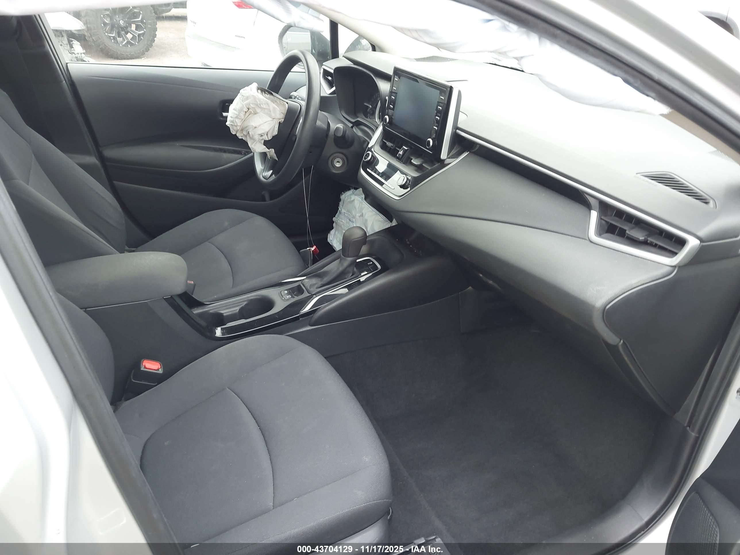 TOYOTA COROLLA image 5