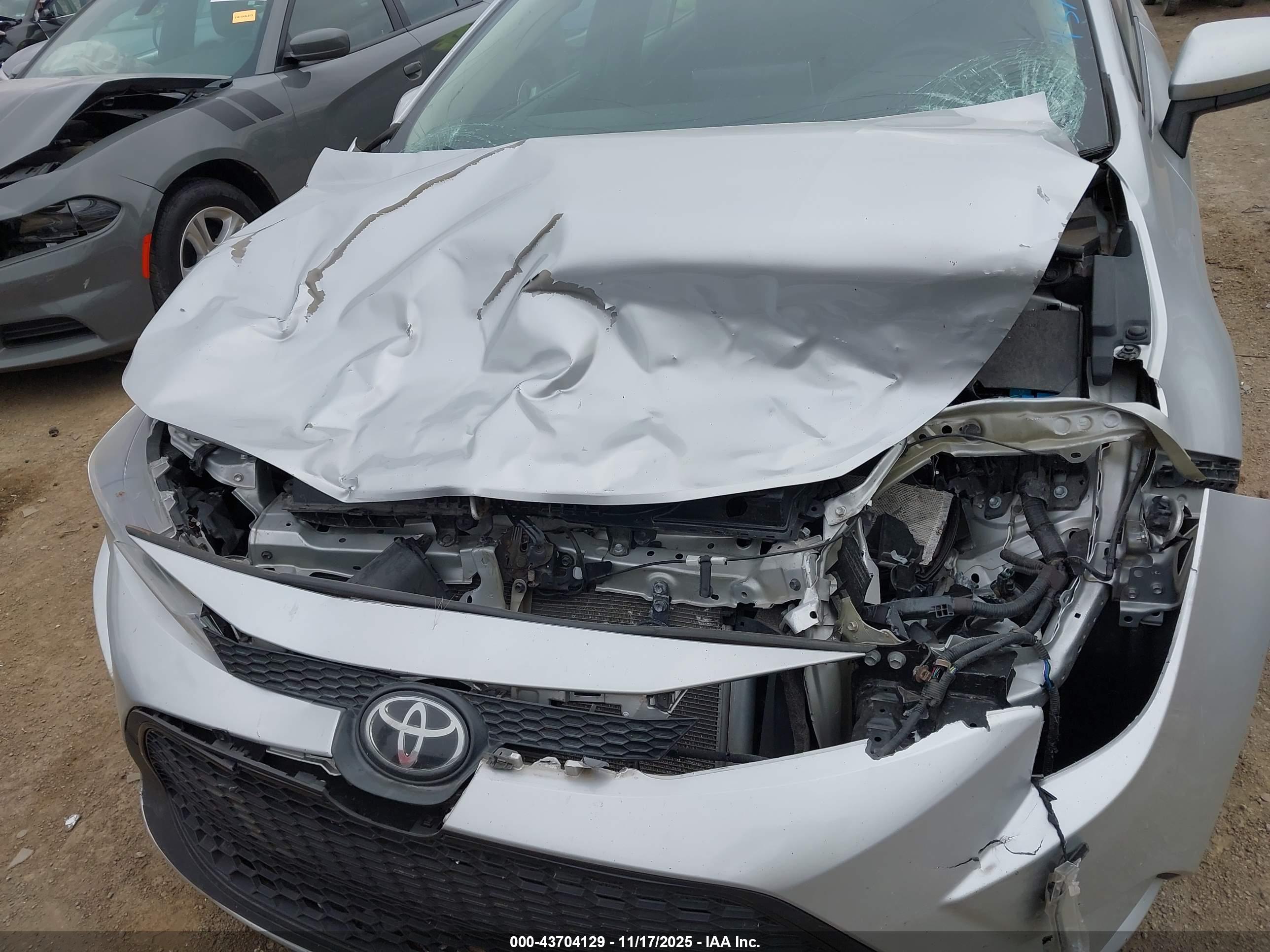 TOYOTA COROLLA image 6
