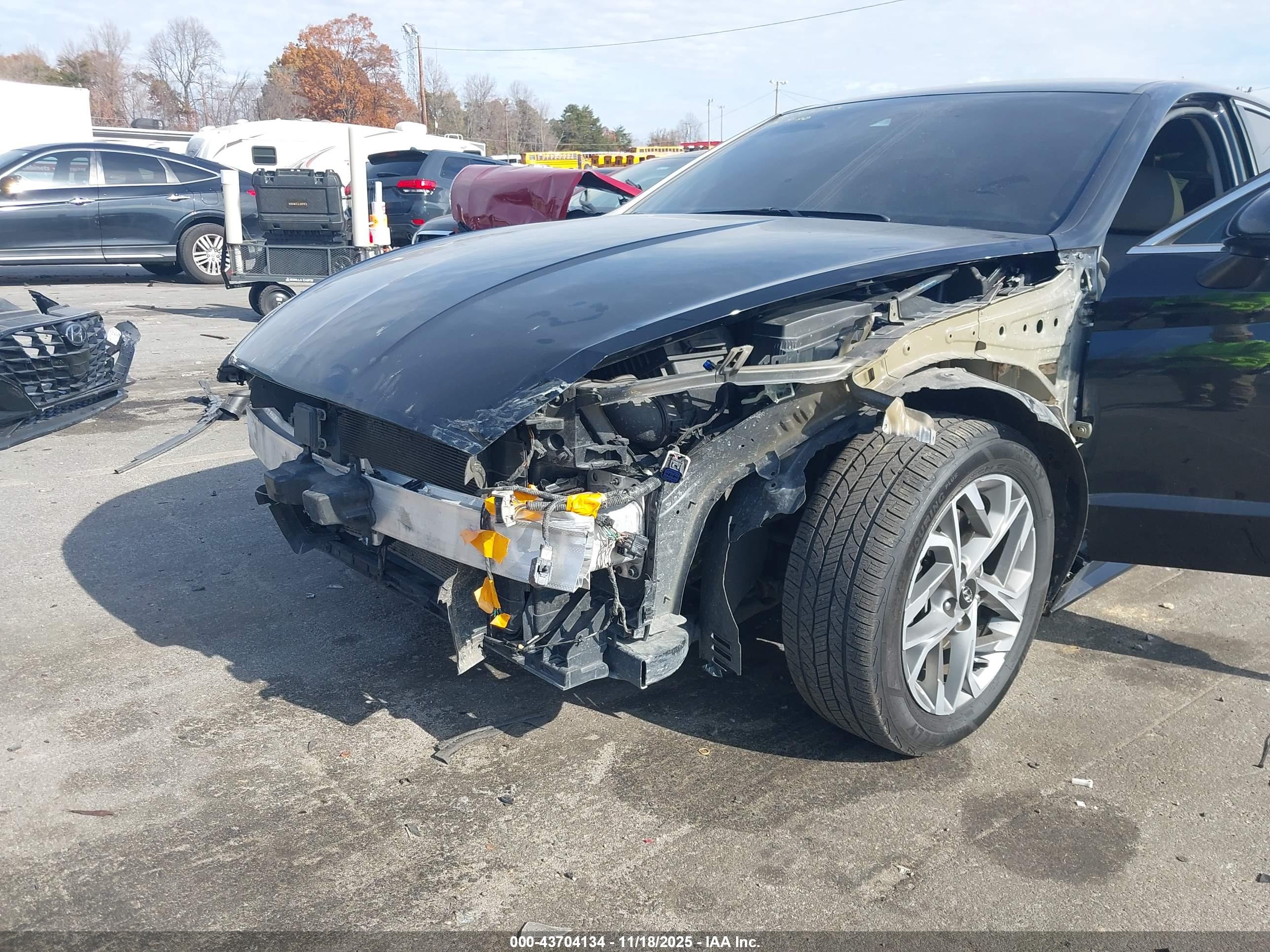 HYUNDAI SONATA image 6