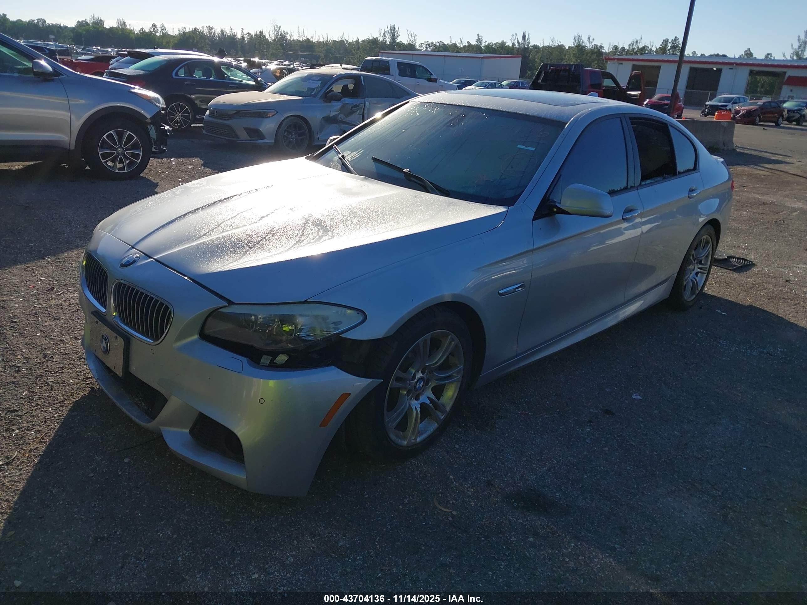 BMW 528I image 2