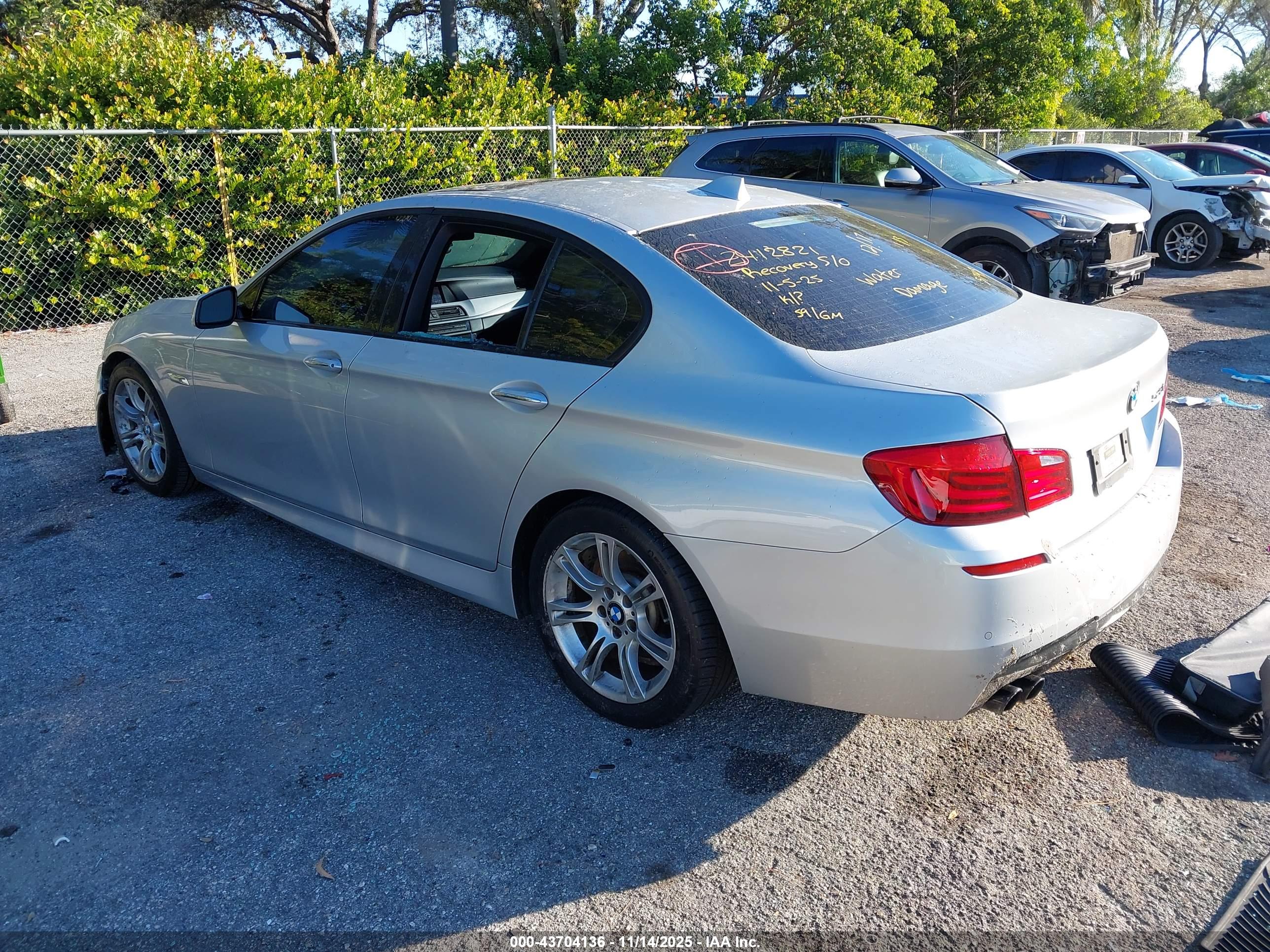 BMW 528I image 3