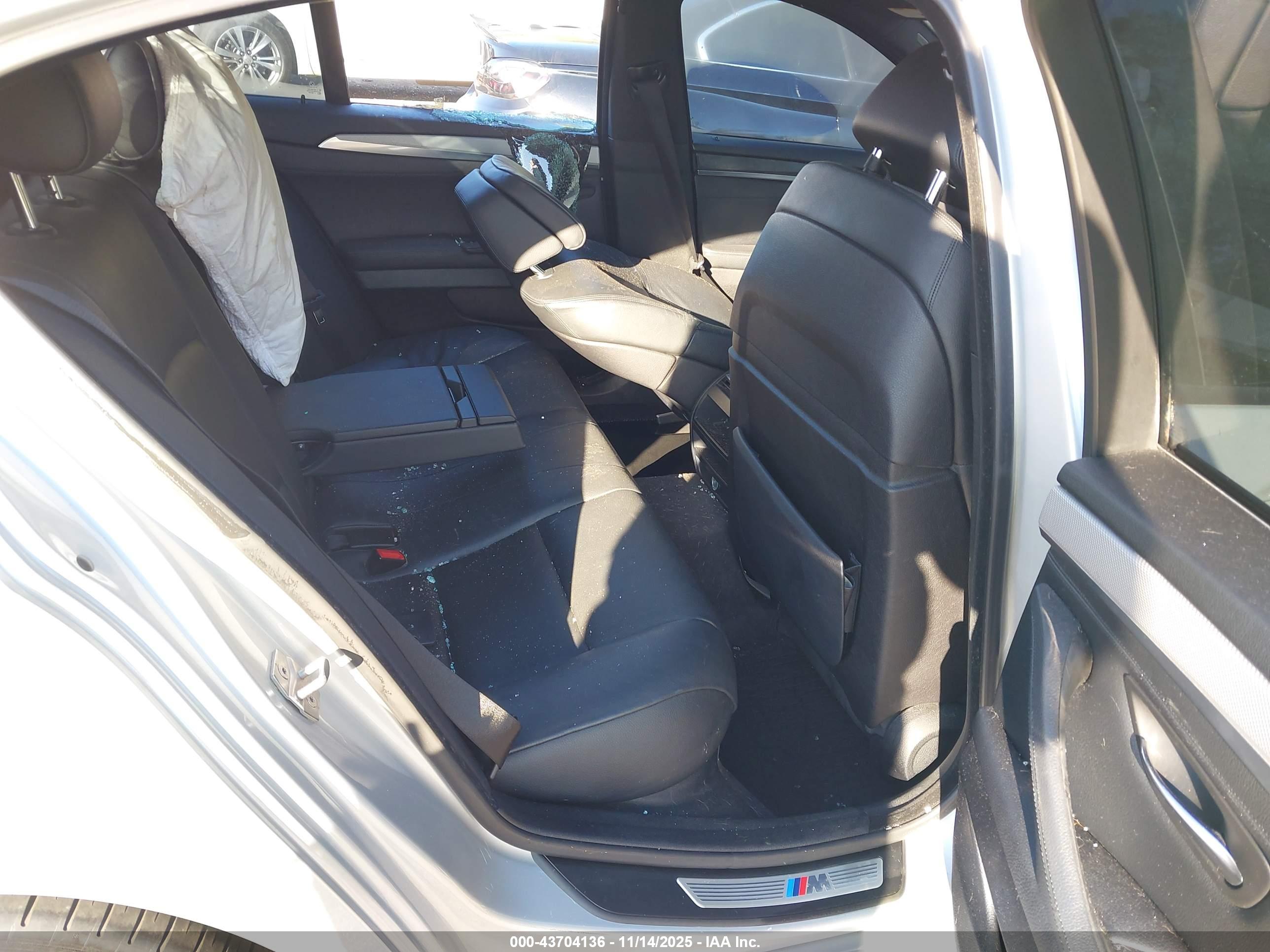 BMW 528I image 8