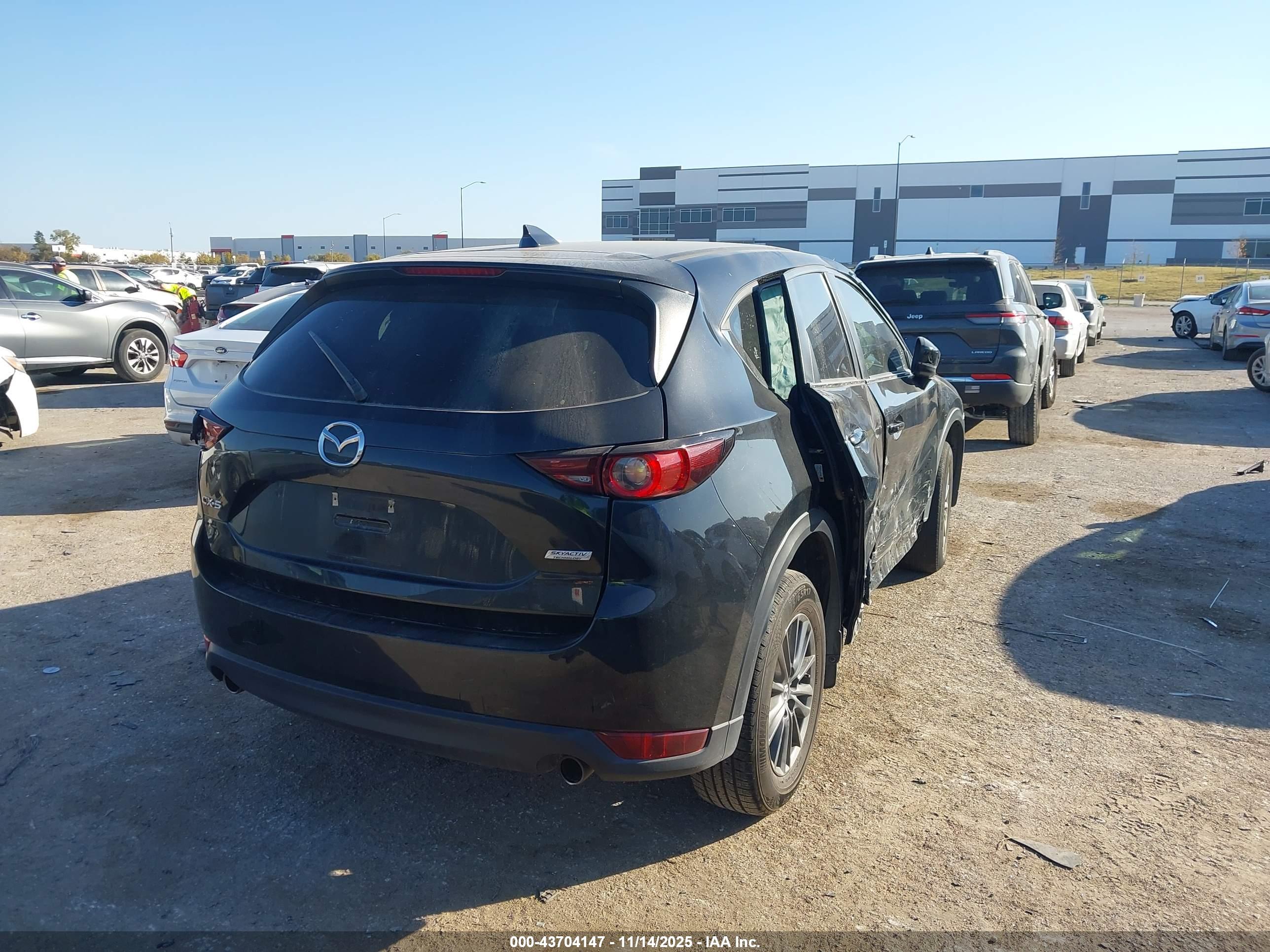 MAZDA CX-5 image 4
