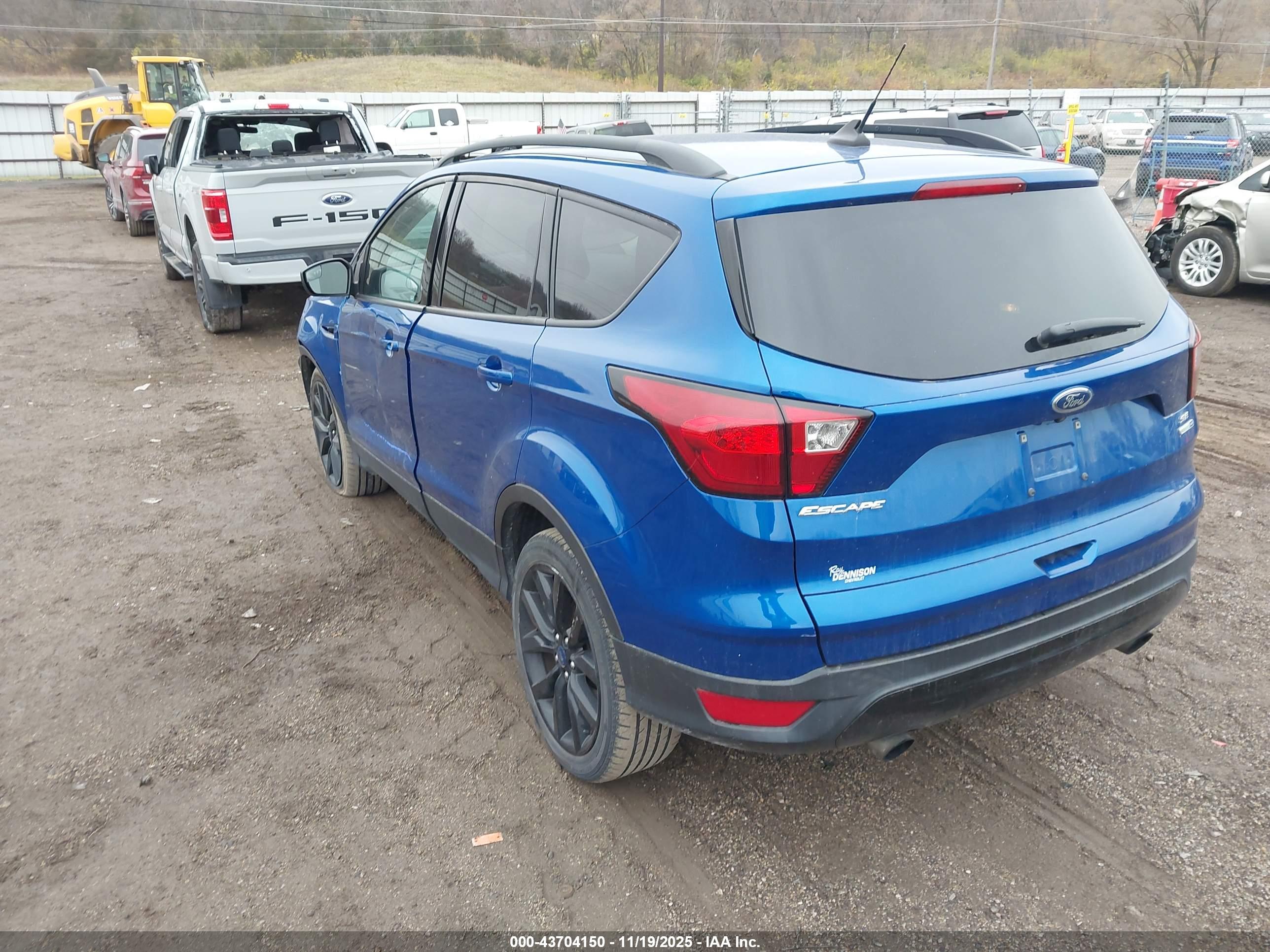 FORD ESCAPE image 3