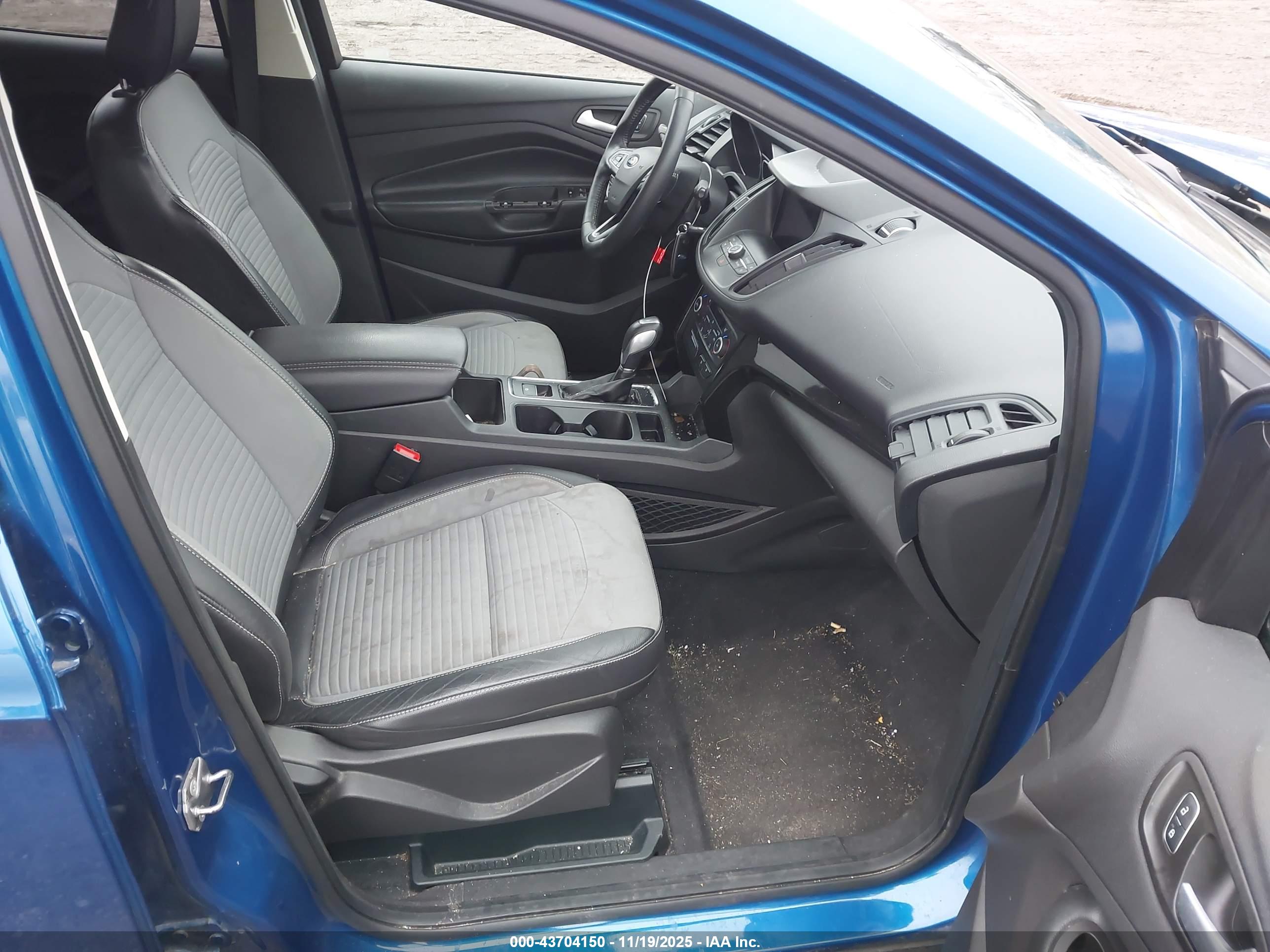 FORD ESCAPE image 5