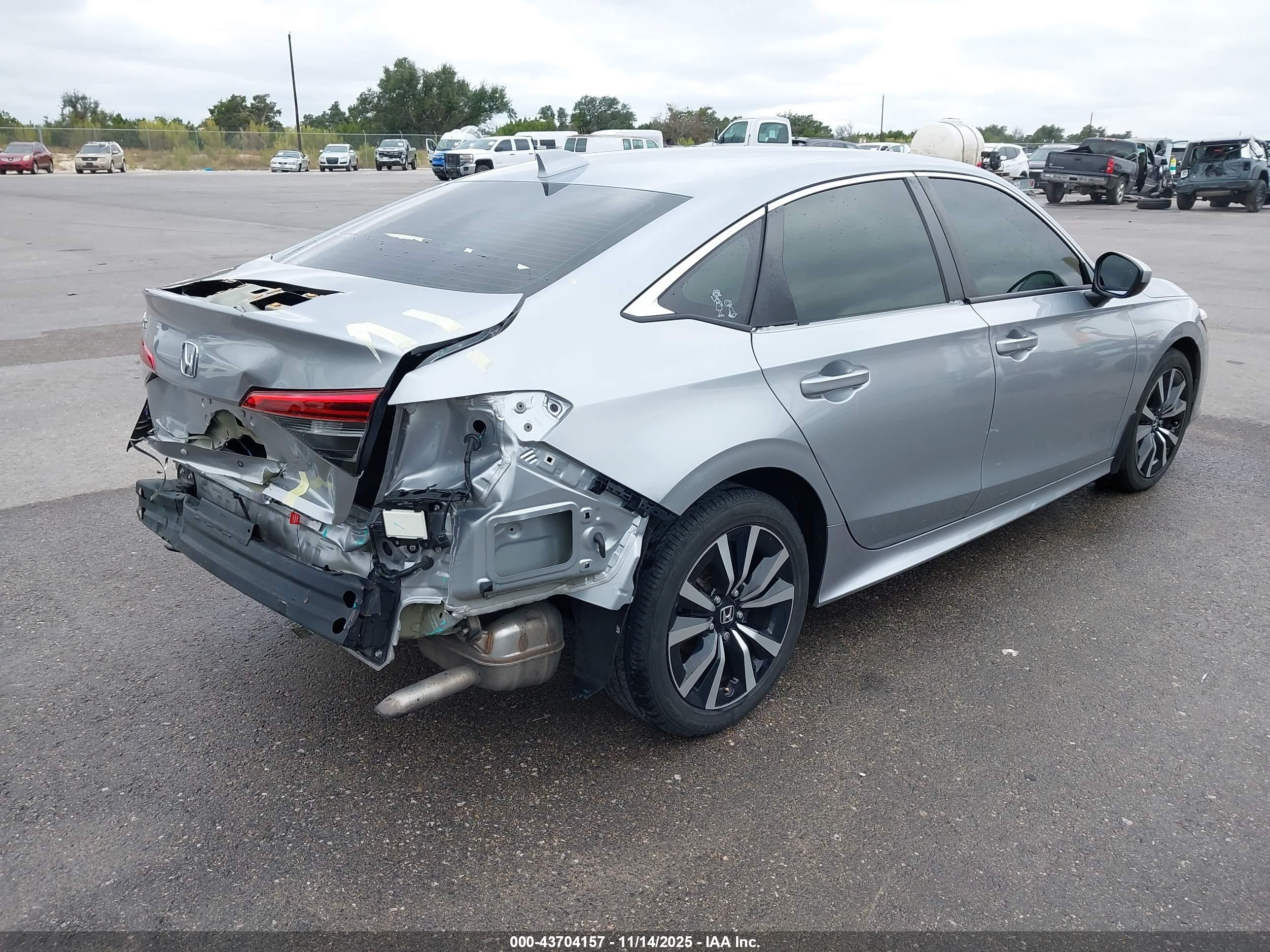 HONDA CIVIC image 4