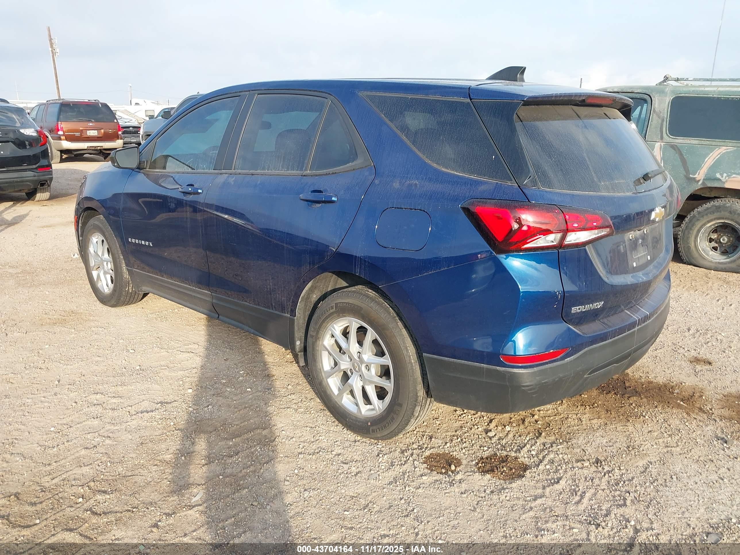 CHEVROLET EQUINOX image 3