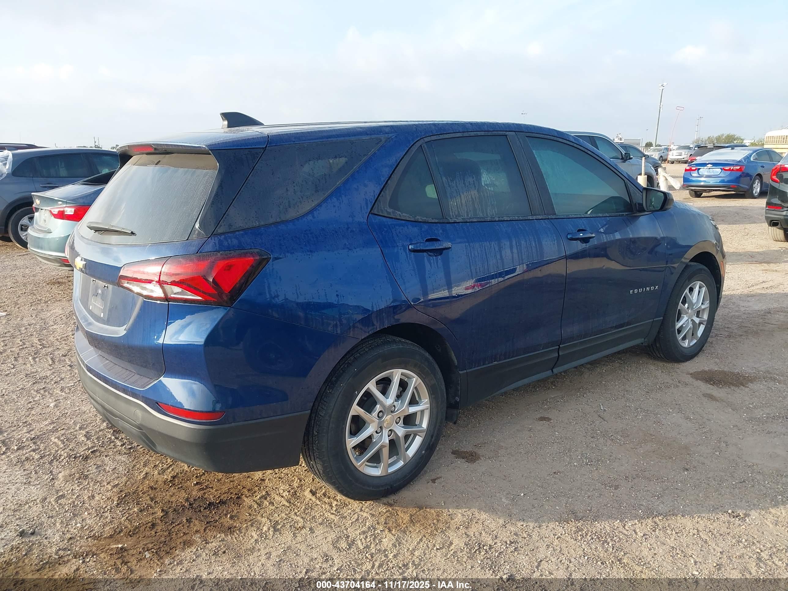 CHEVROLET EQUINOX image 4