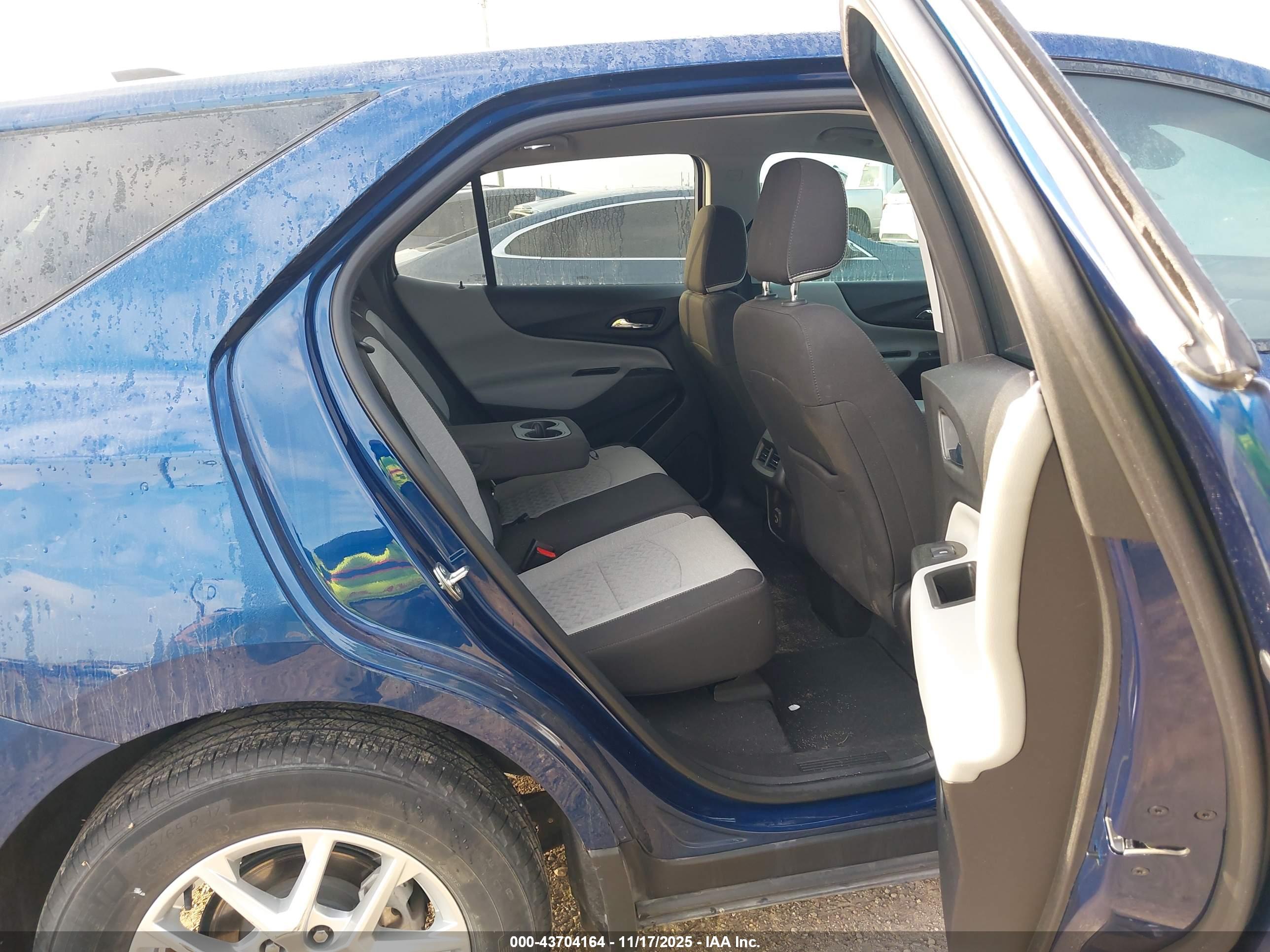 CHEVROLET EQUINOX image 8