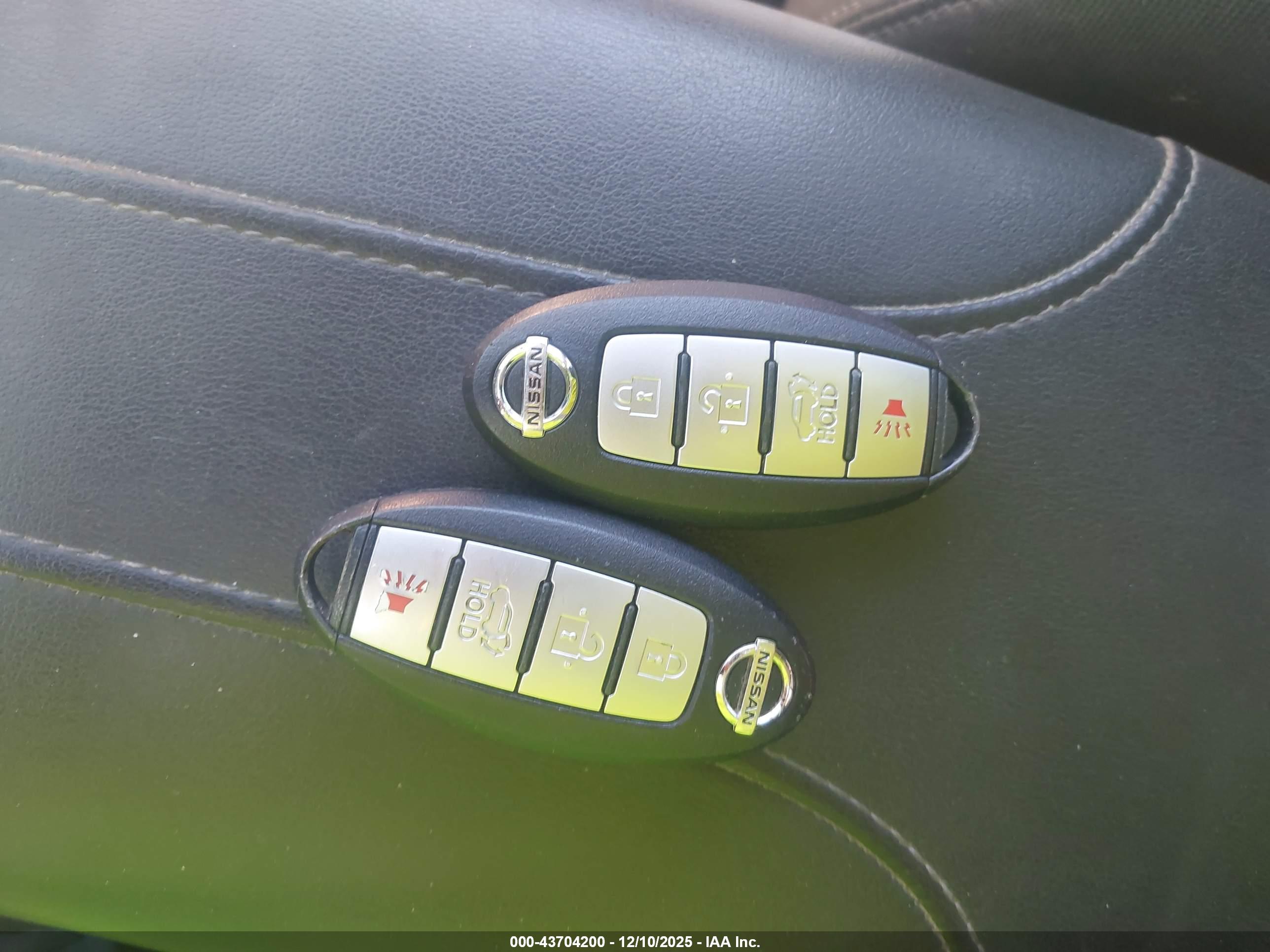 NISSAN ROGUE image 11