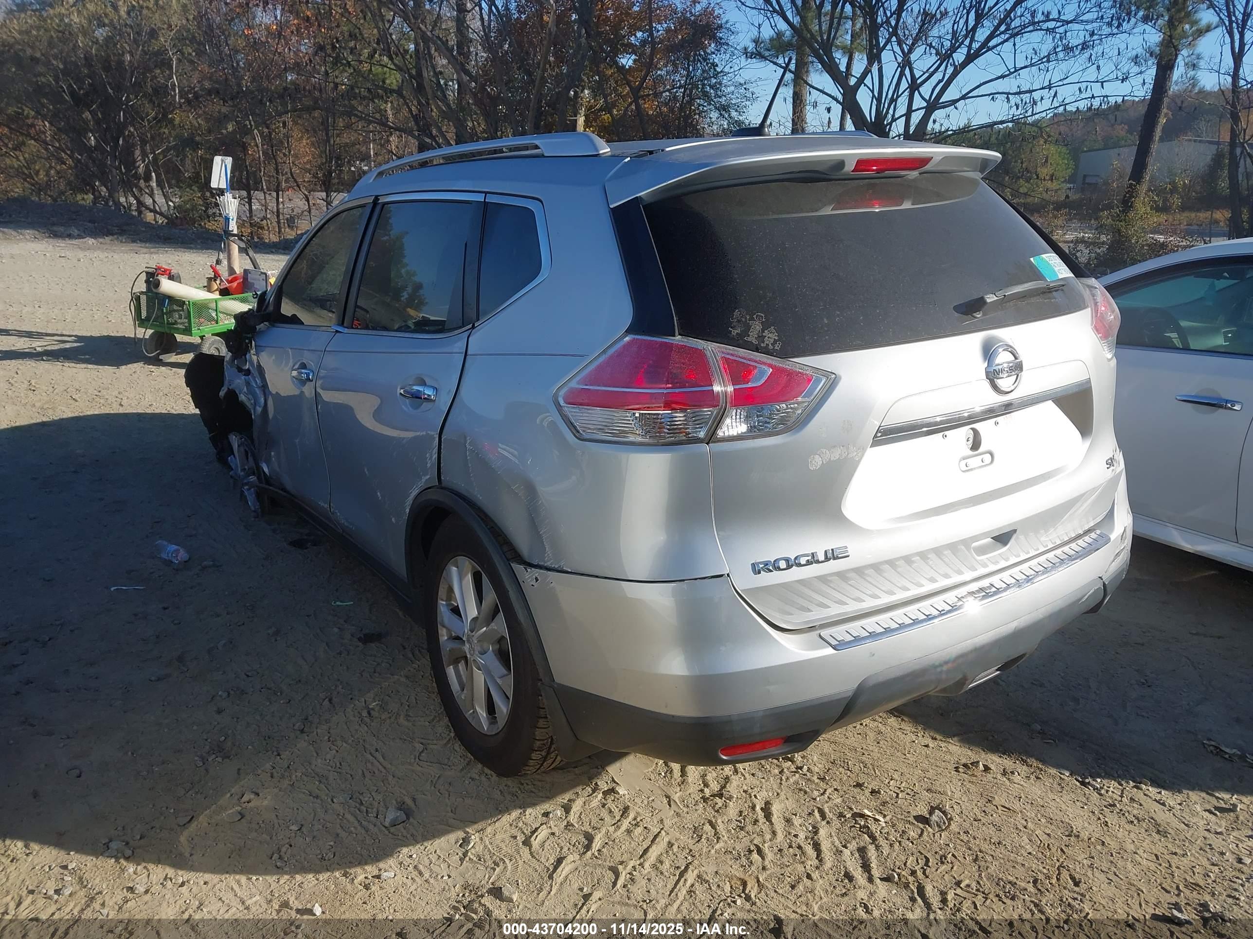 NISSAN ROGUE image 3