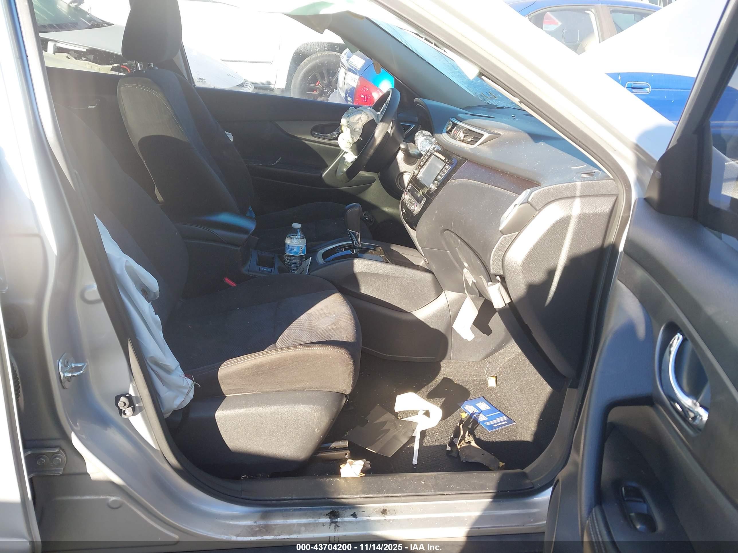 NISSAN ROGUE image 5