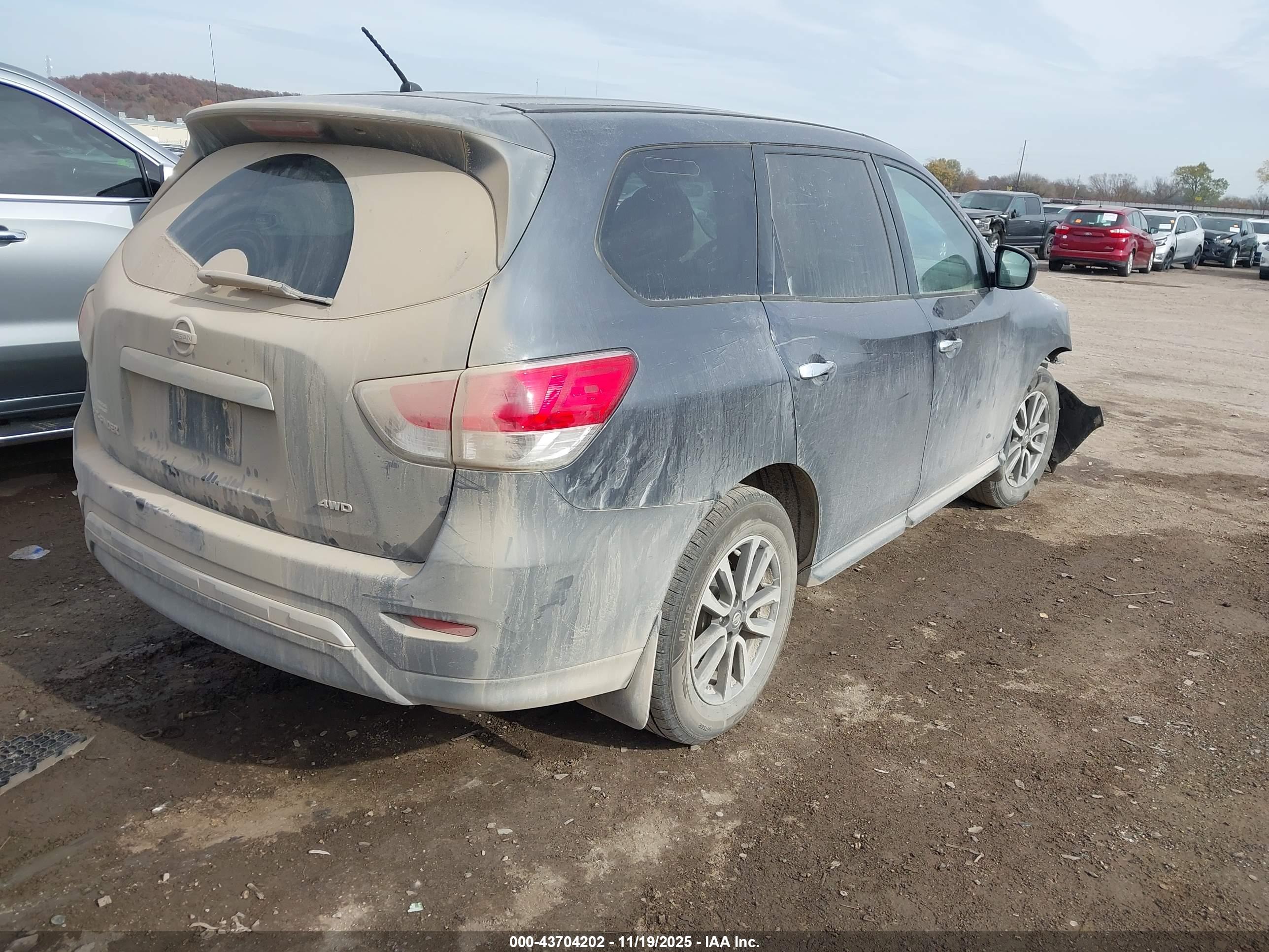 NISSAN PATHFINDER image 4