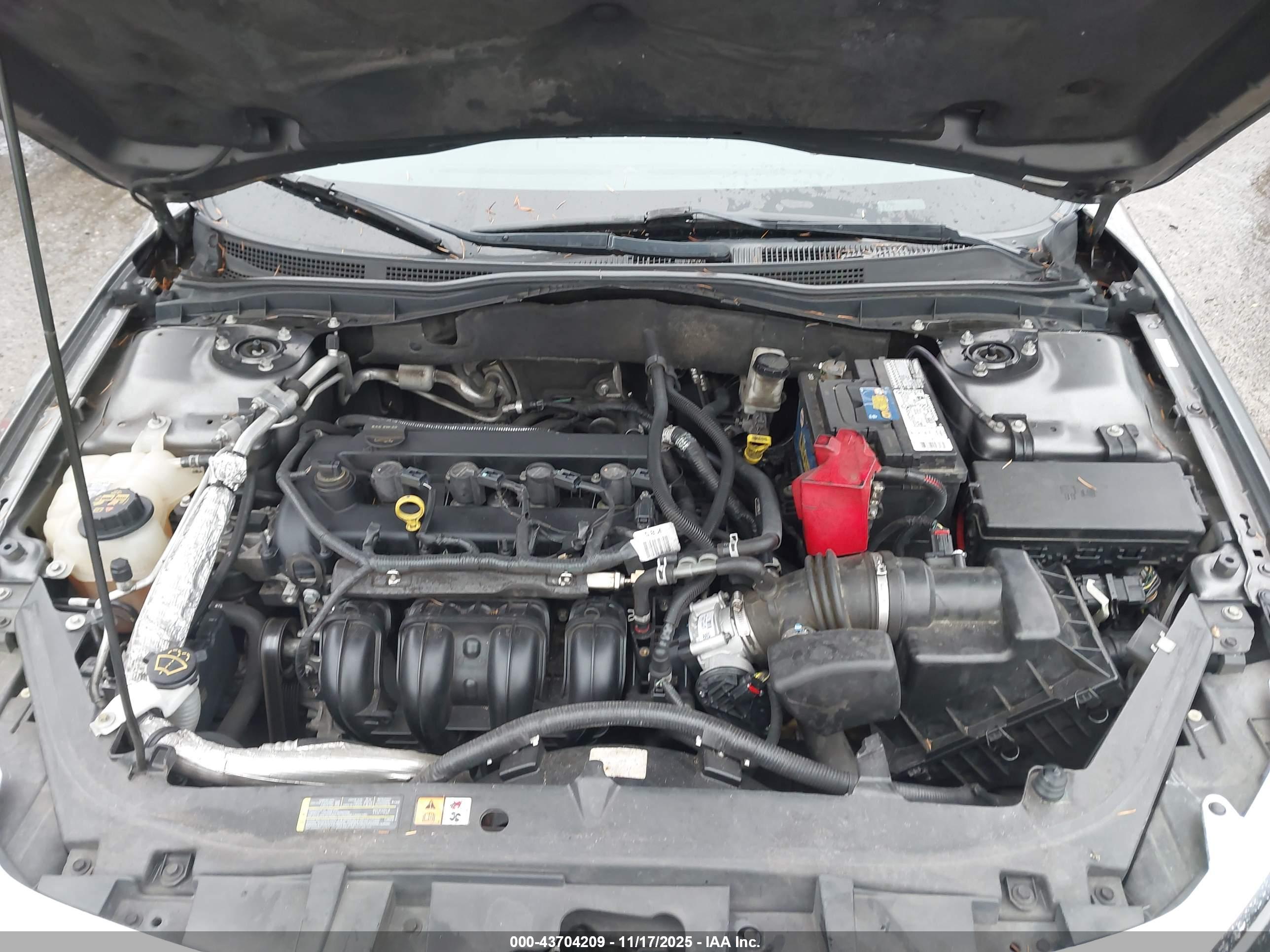 FORD FUSION image 10