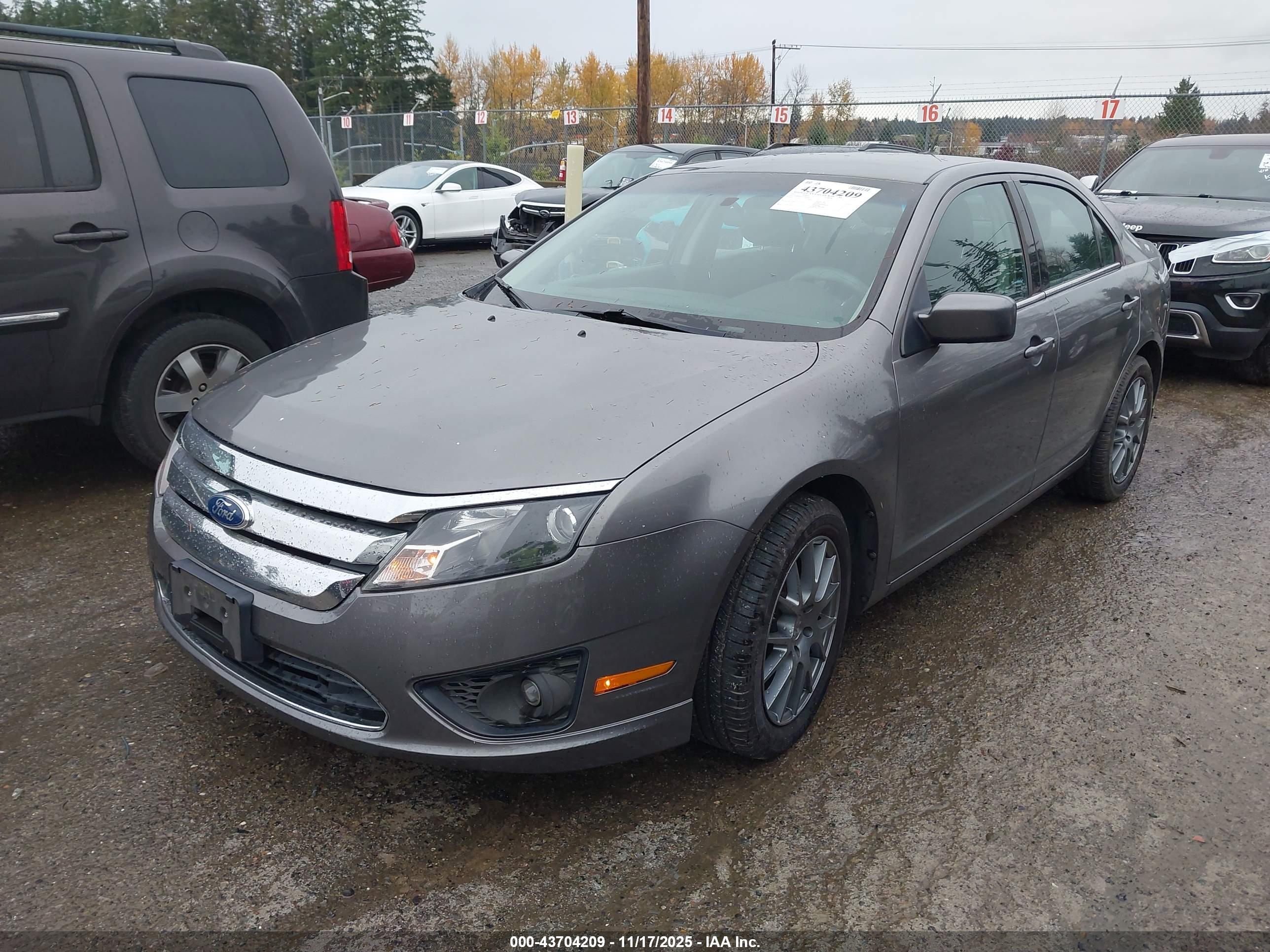 FORD FUSION image 2