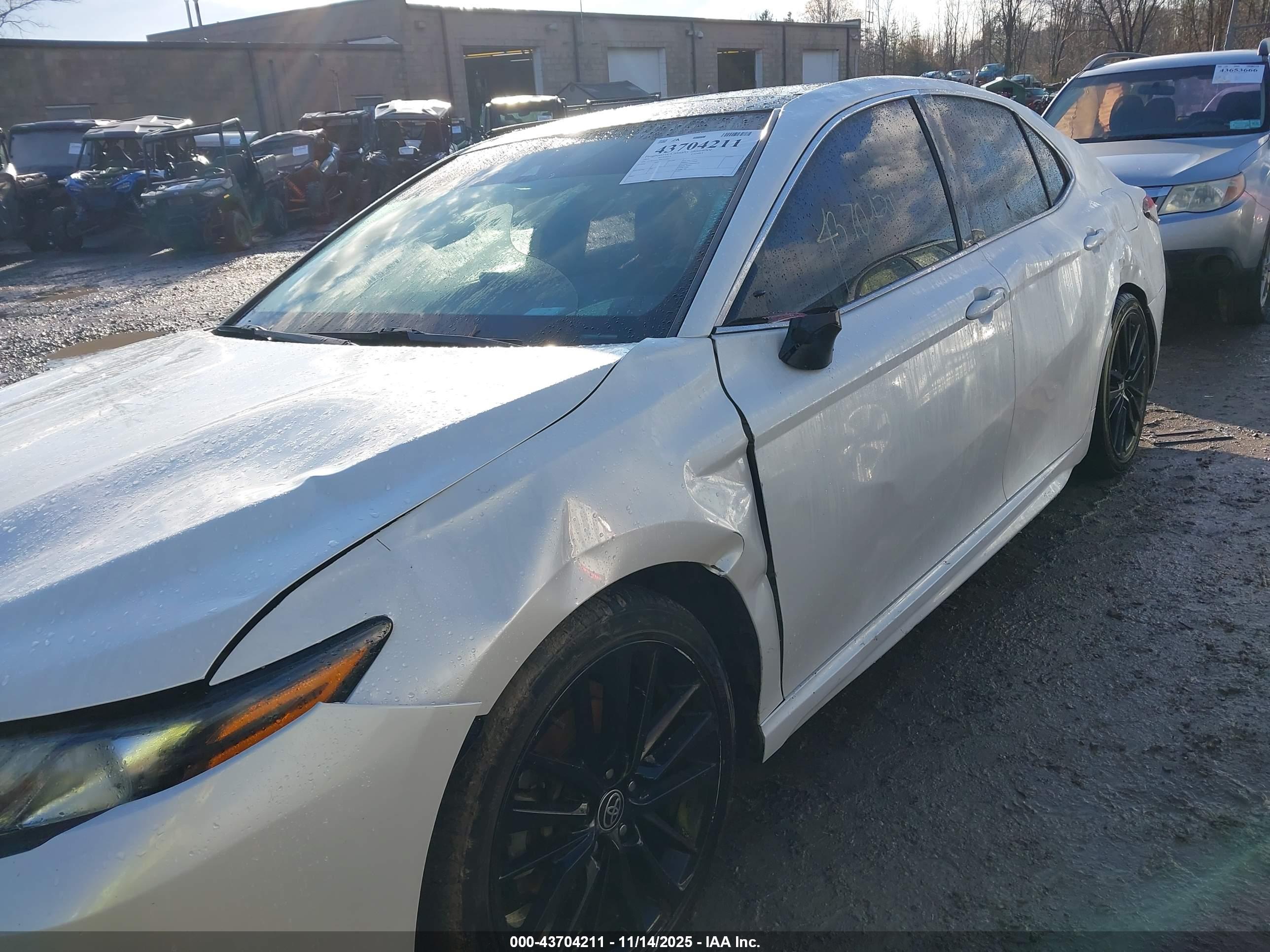 TOYOTA CAMRY image 6