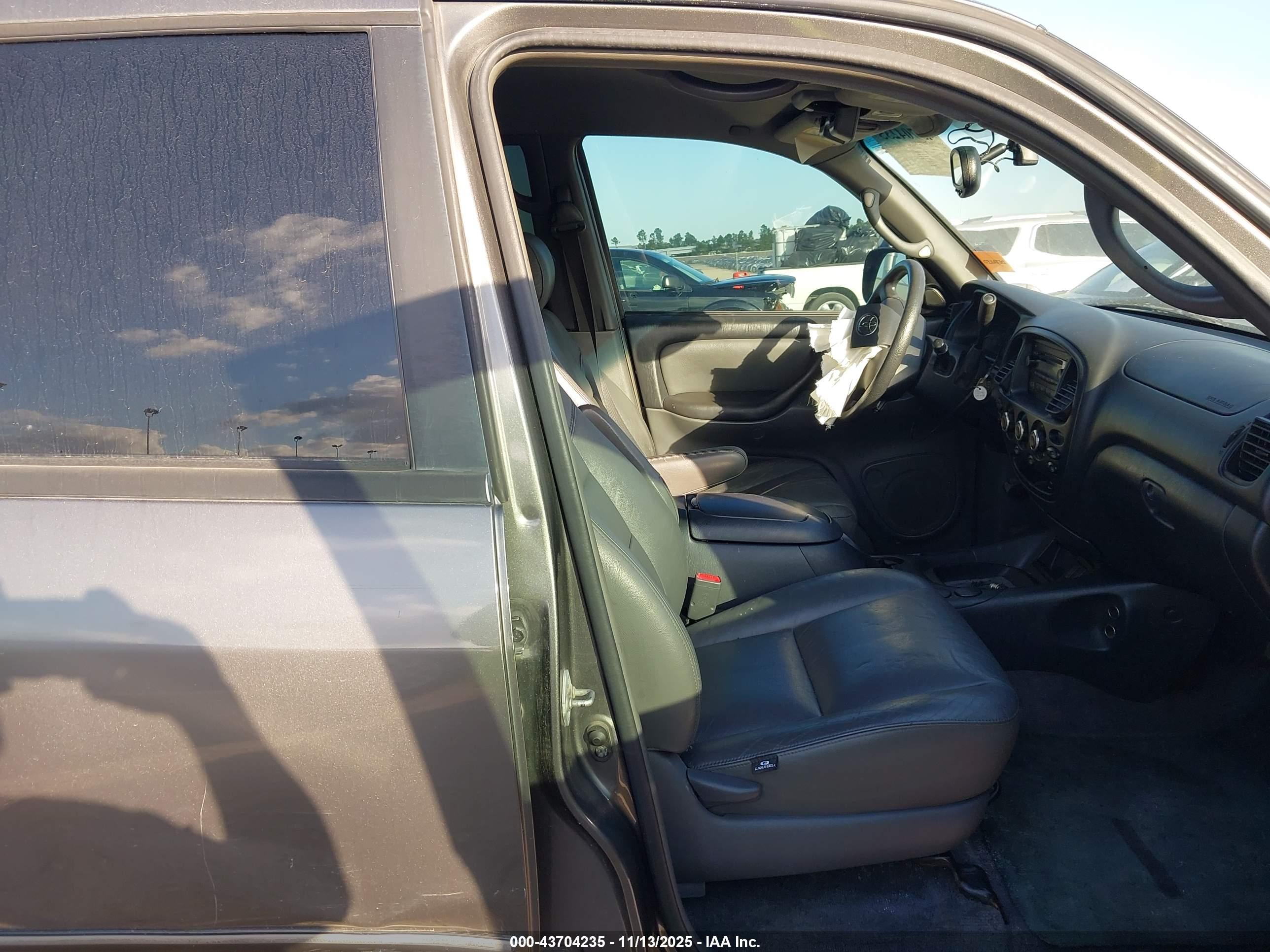 TOYOTA TUNDRA image 5
