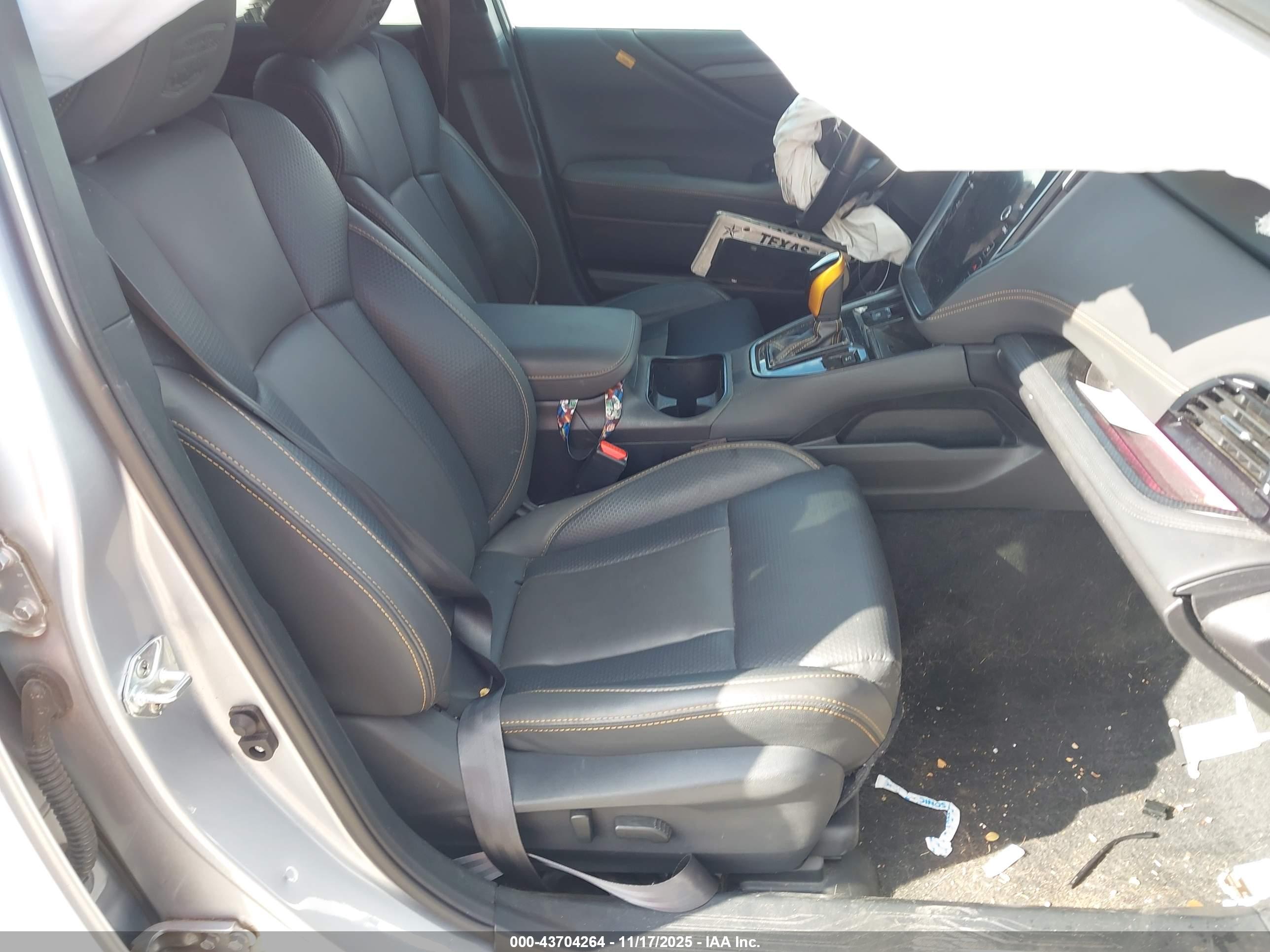 SUBARU OUTBACK image 5