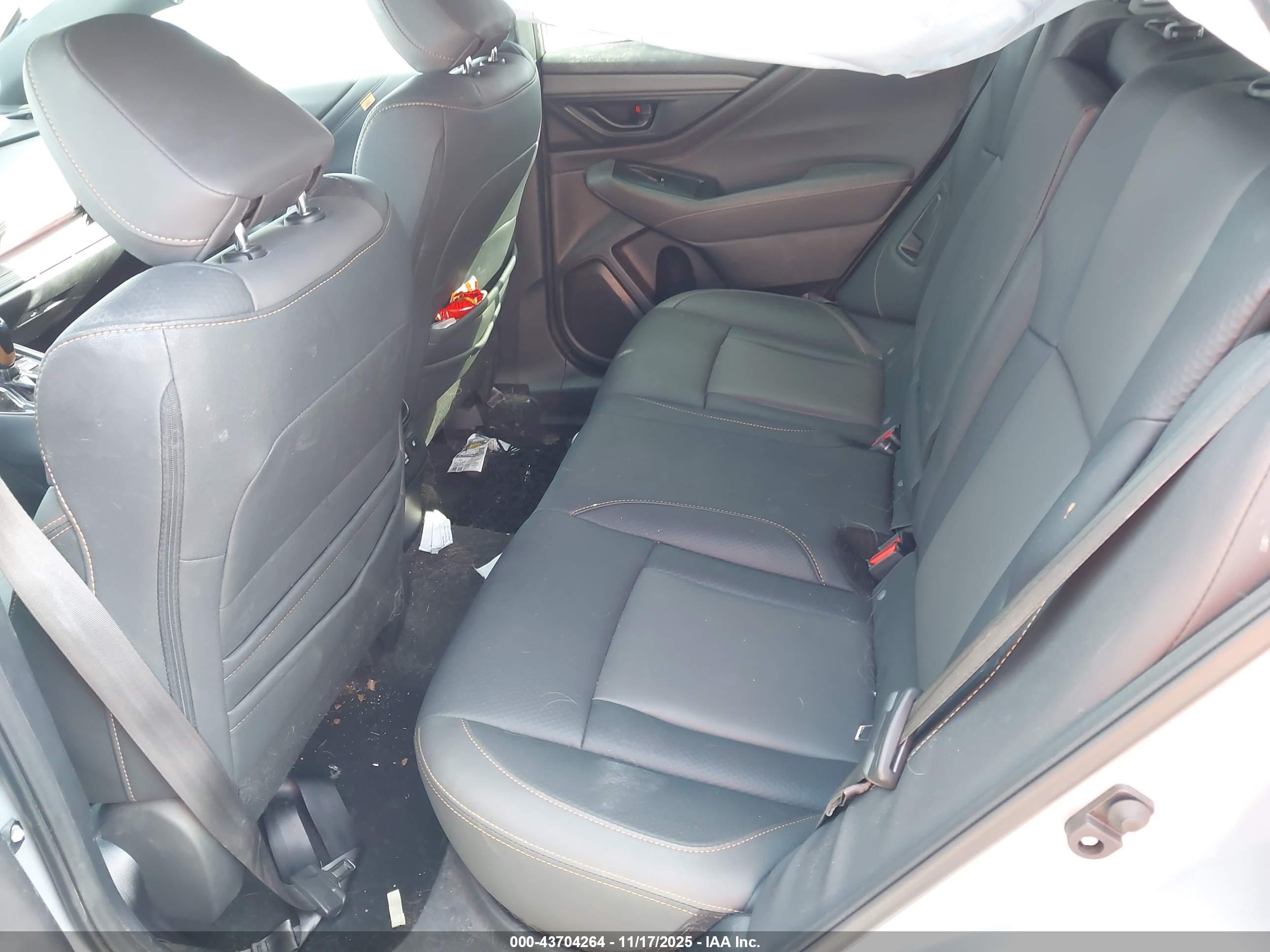 SUBARU OUTBACK image 8