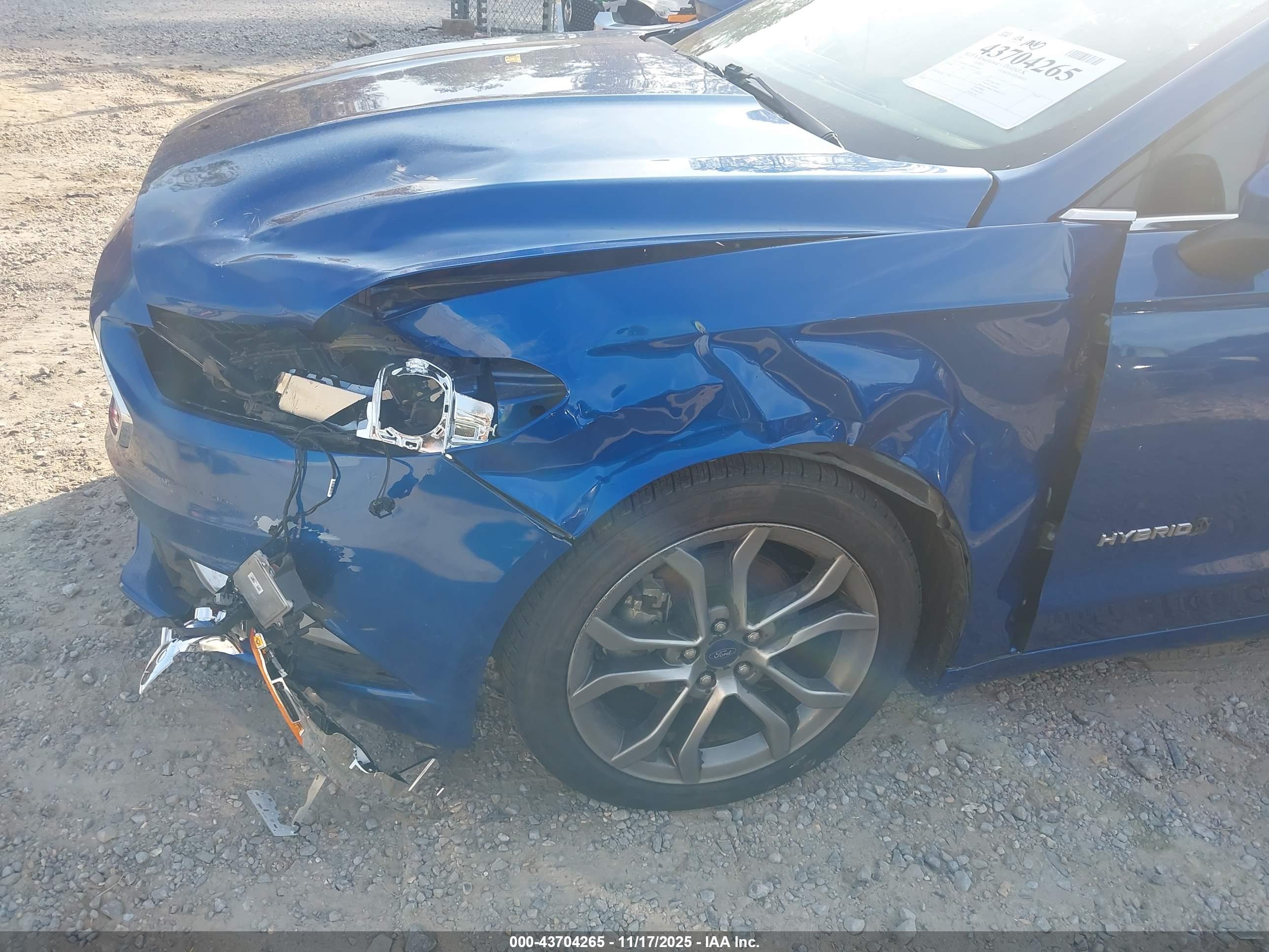 FORD FUSION image 6
