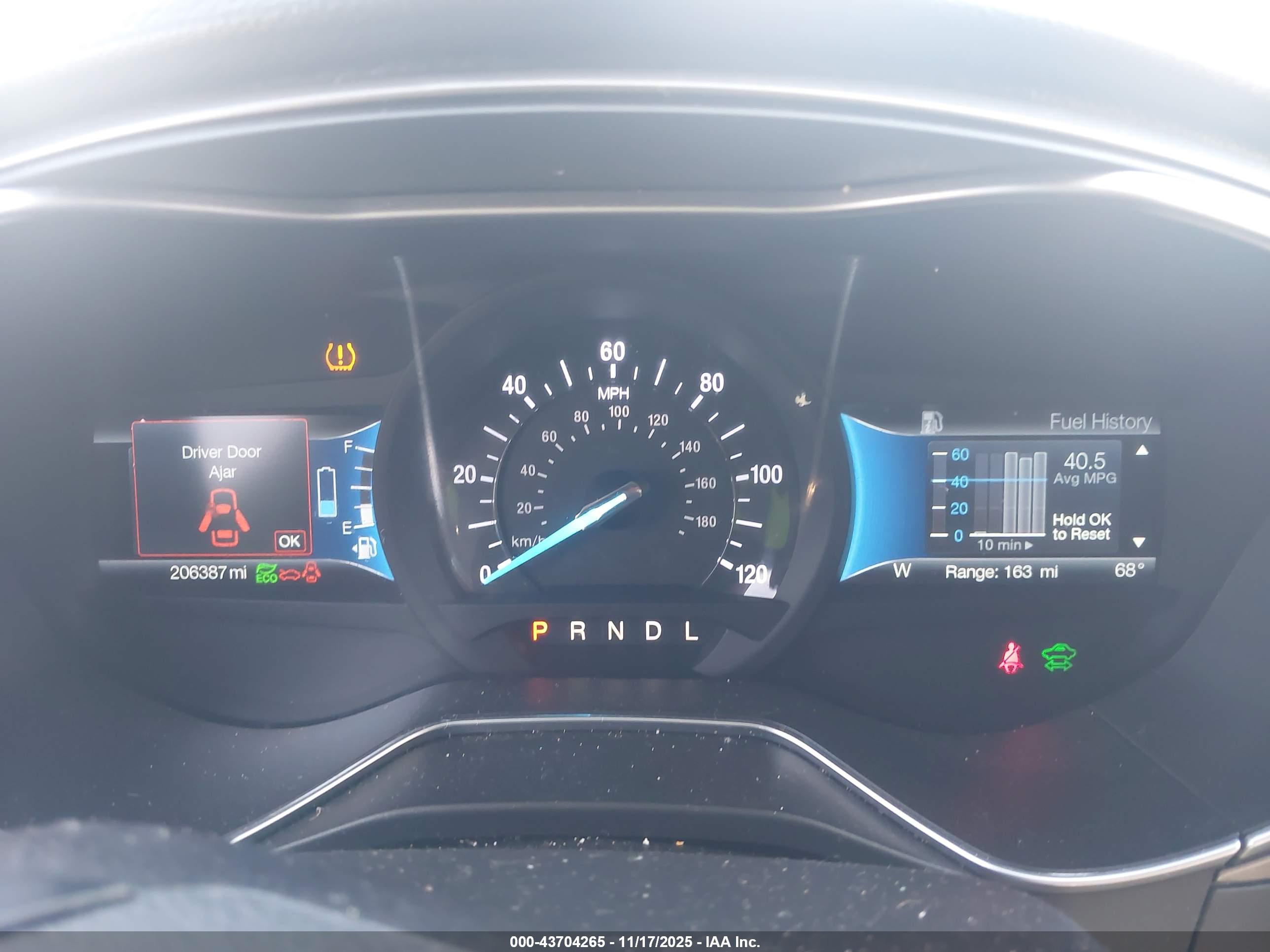 FORD FUSION image 7