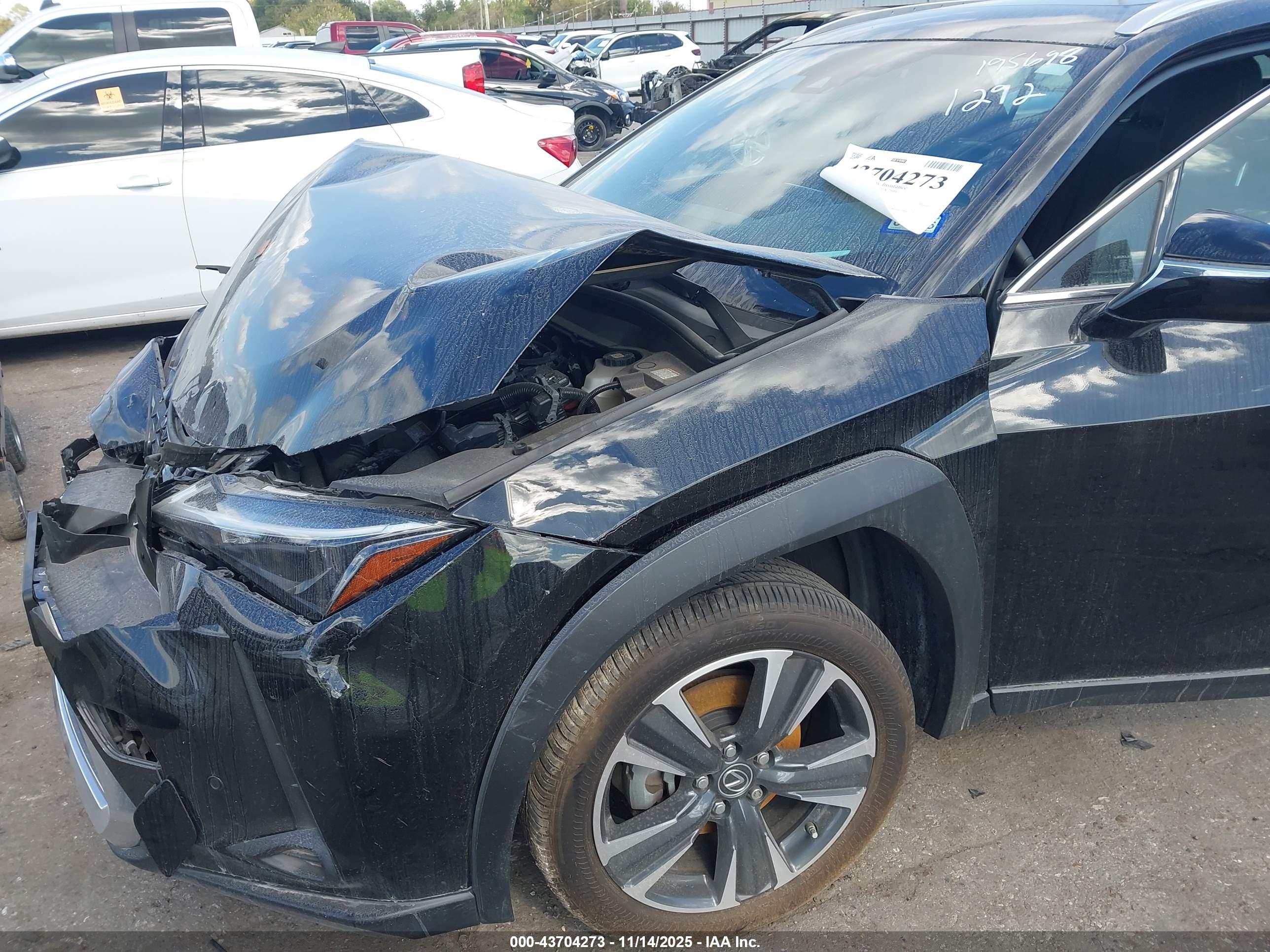 LEXUS UX image 6