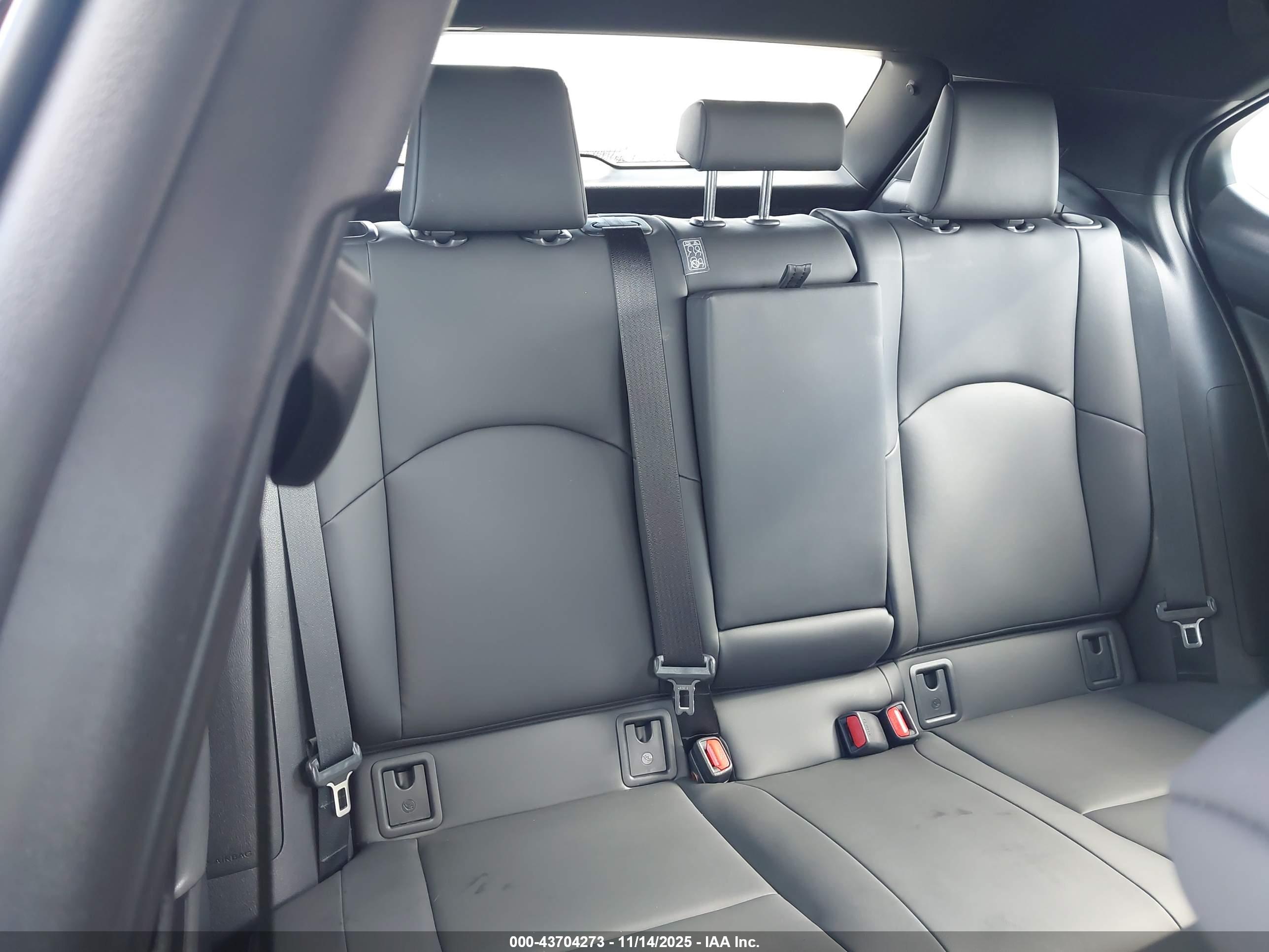 LEXUS UX image 8