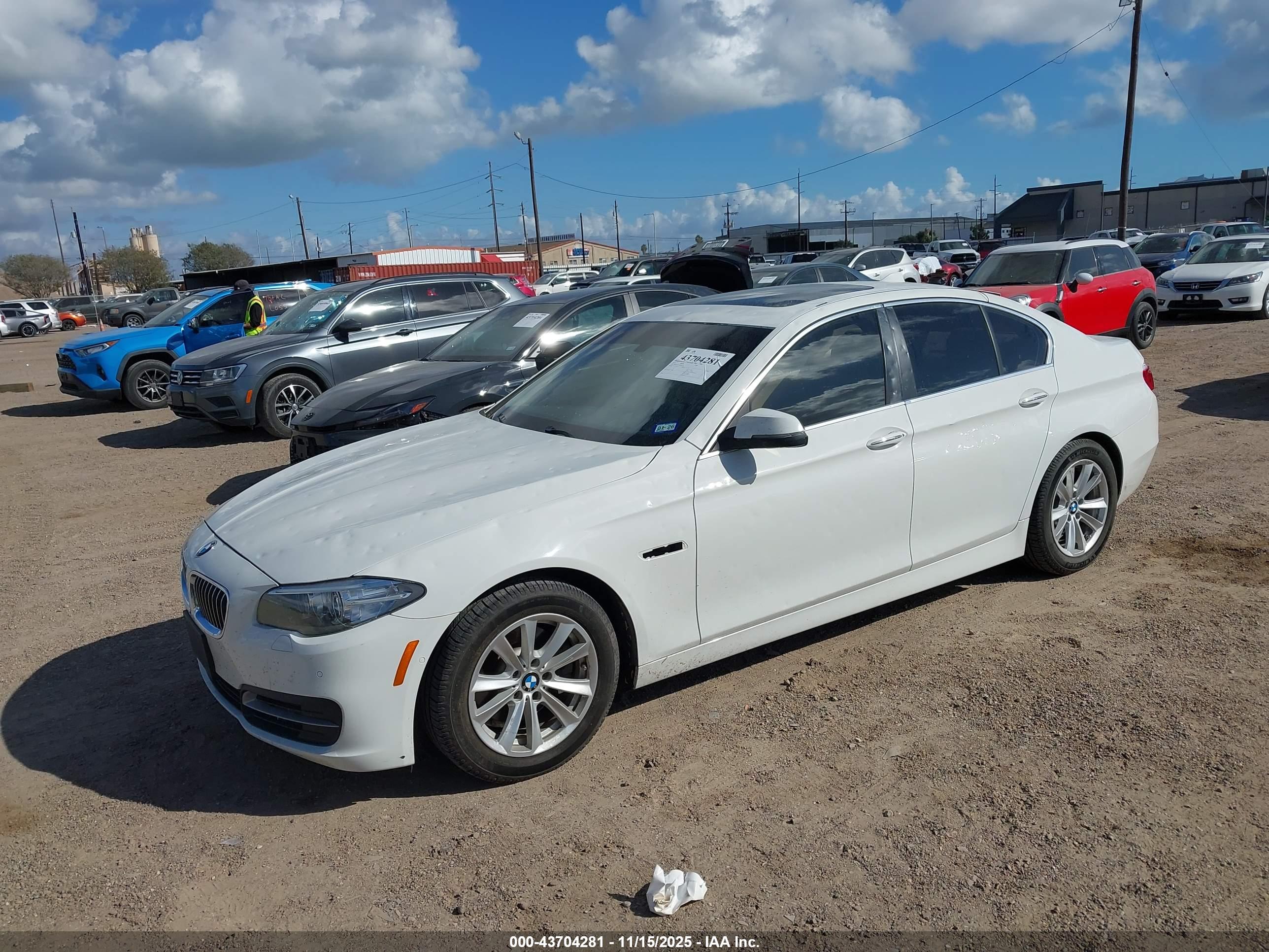 BMW 528I image 2