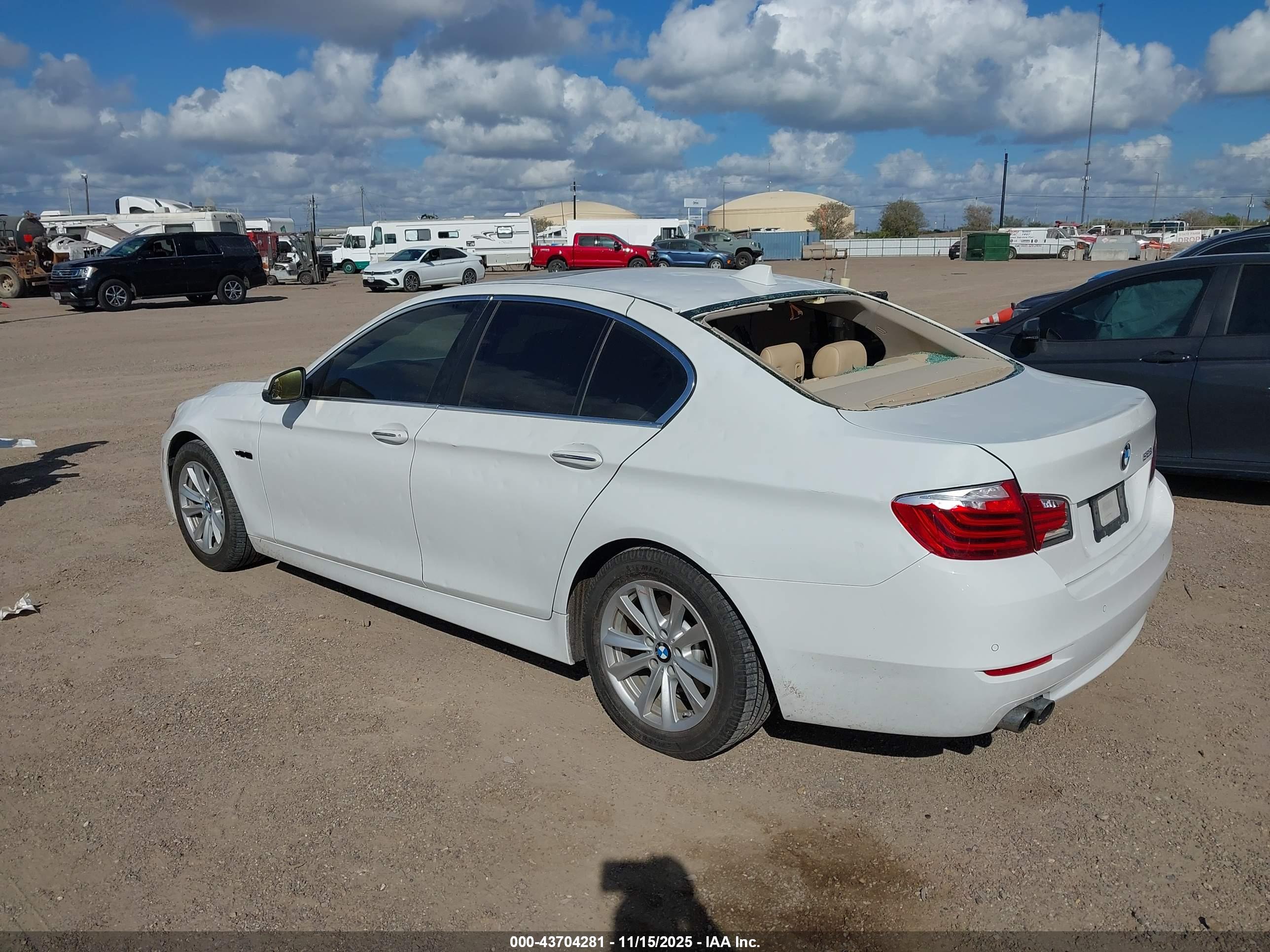 BMW 528I image 3