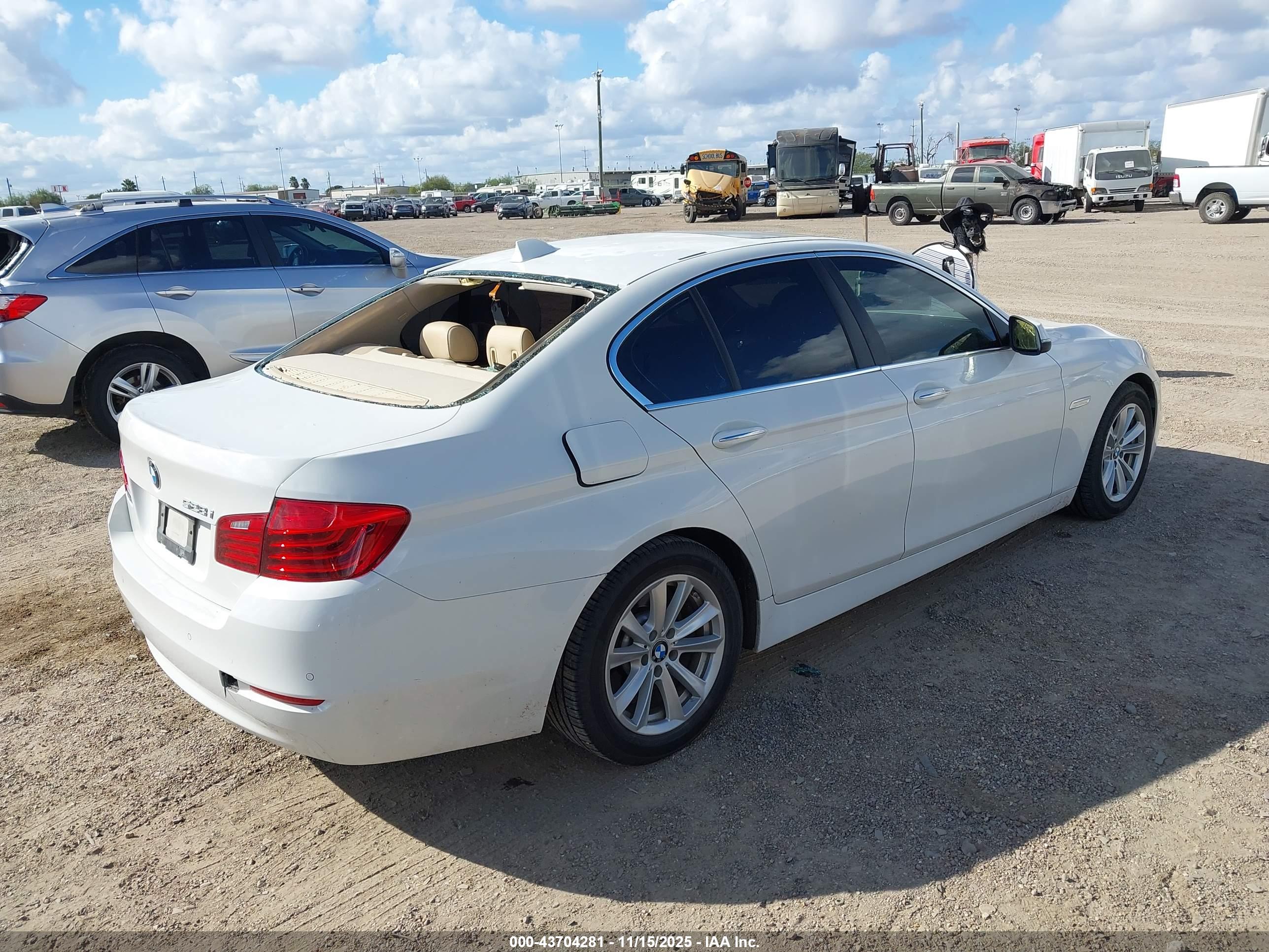 BMW 528I image 4
