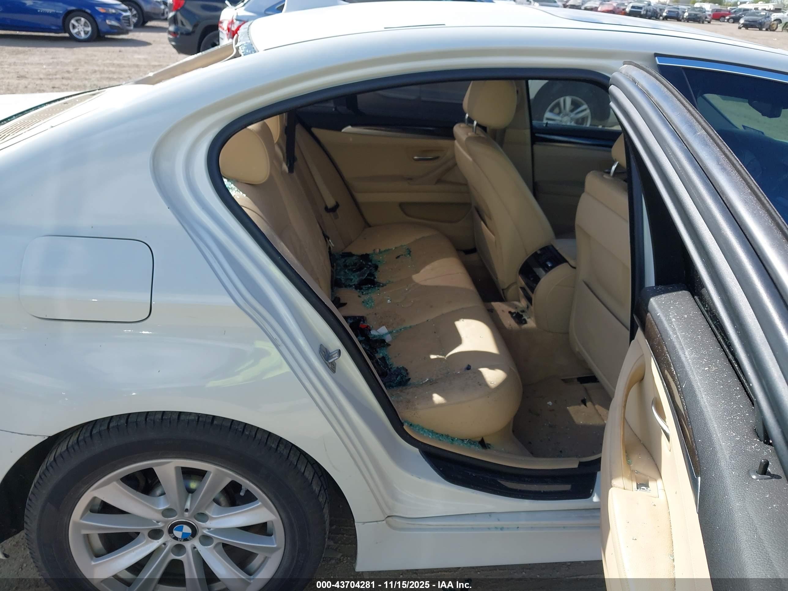 BMW 528I image 8