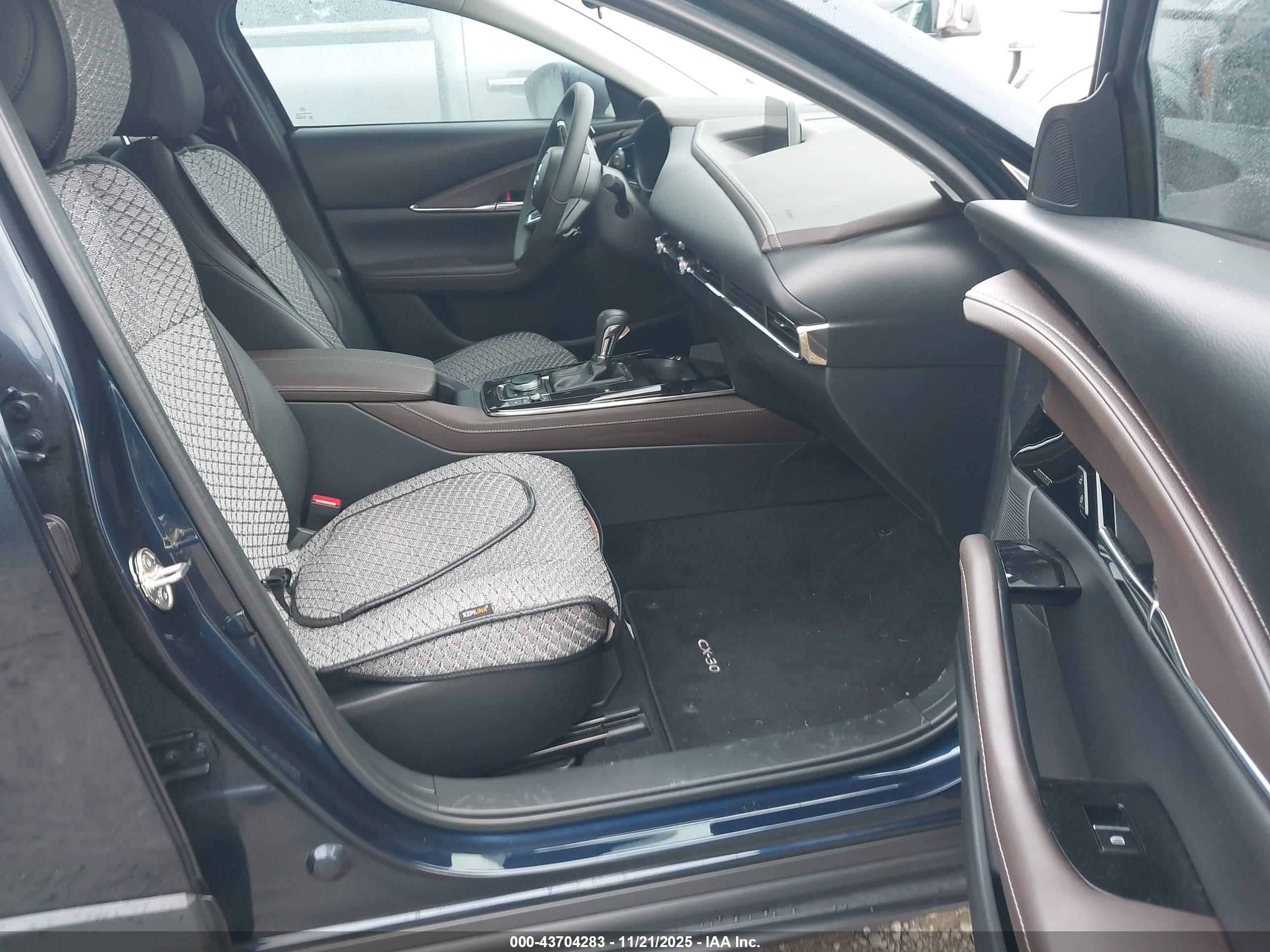 MAZDA CX-30 image 5
