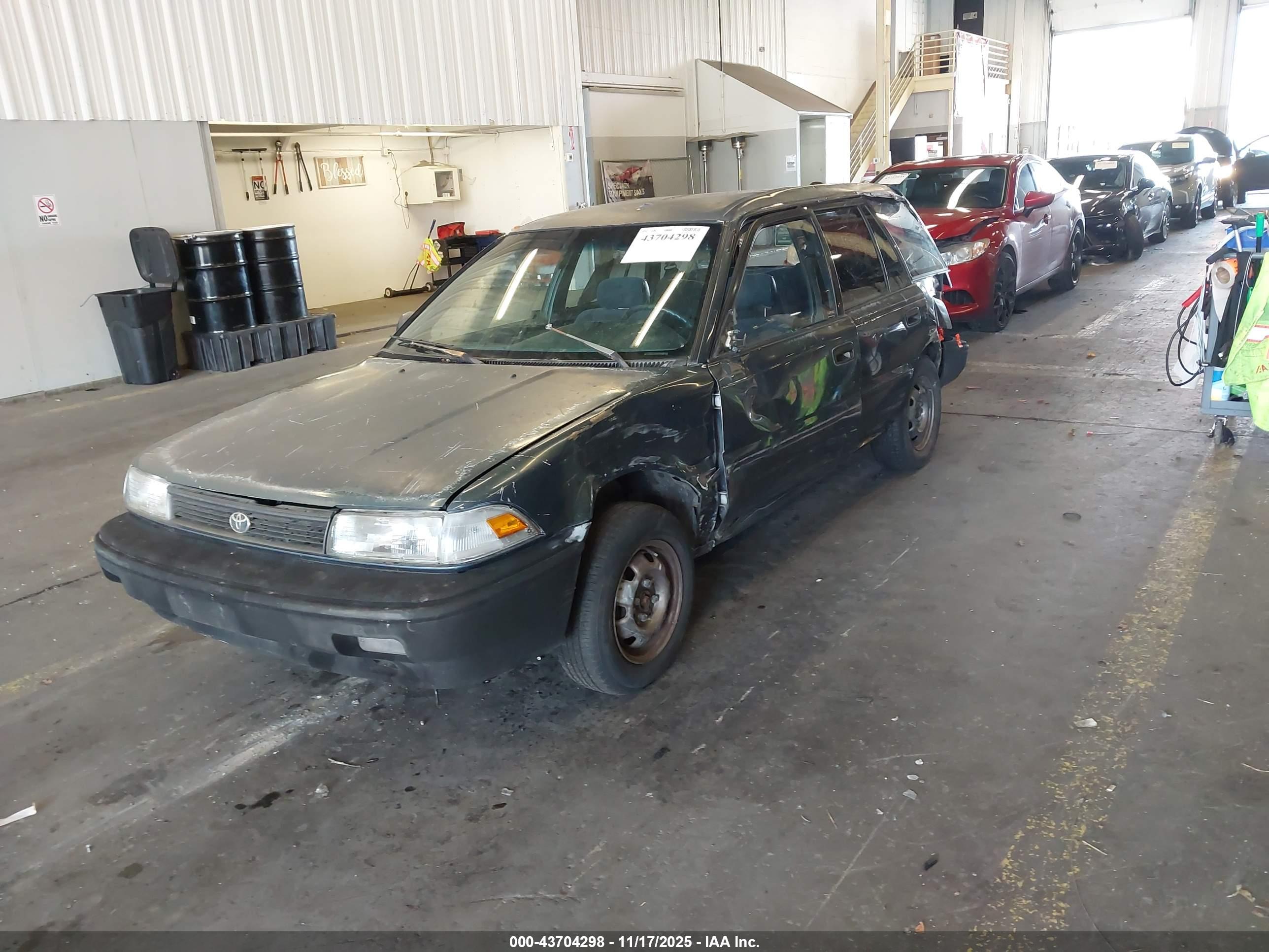 TOYOTA COROLLA image 2