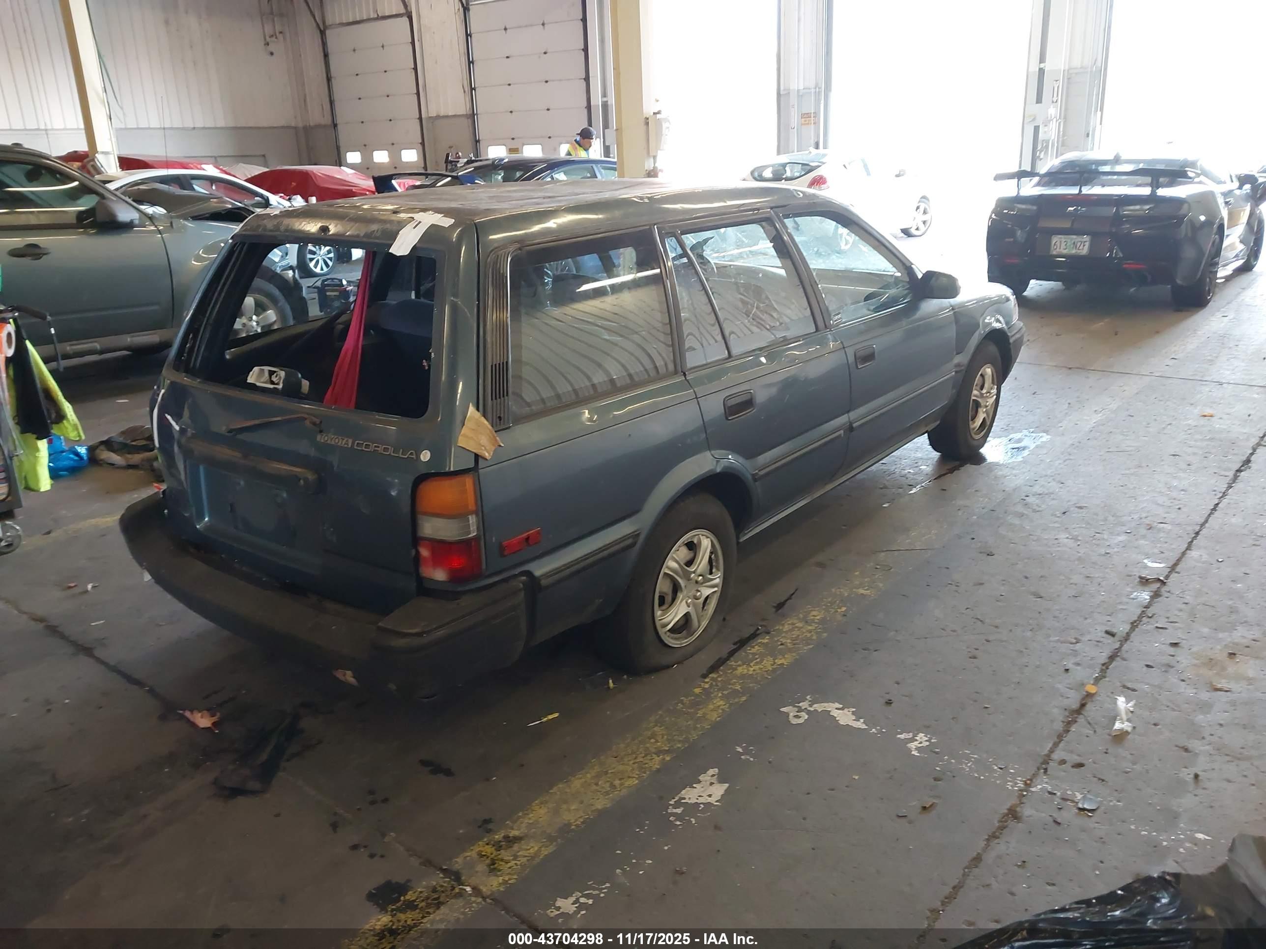 TOYOTA COROLLA image 4