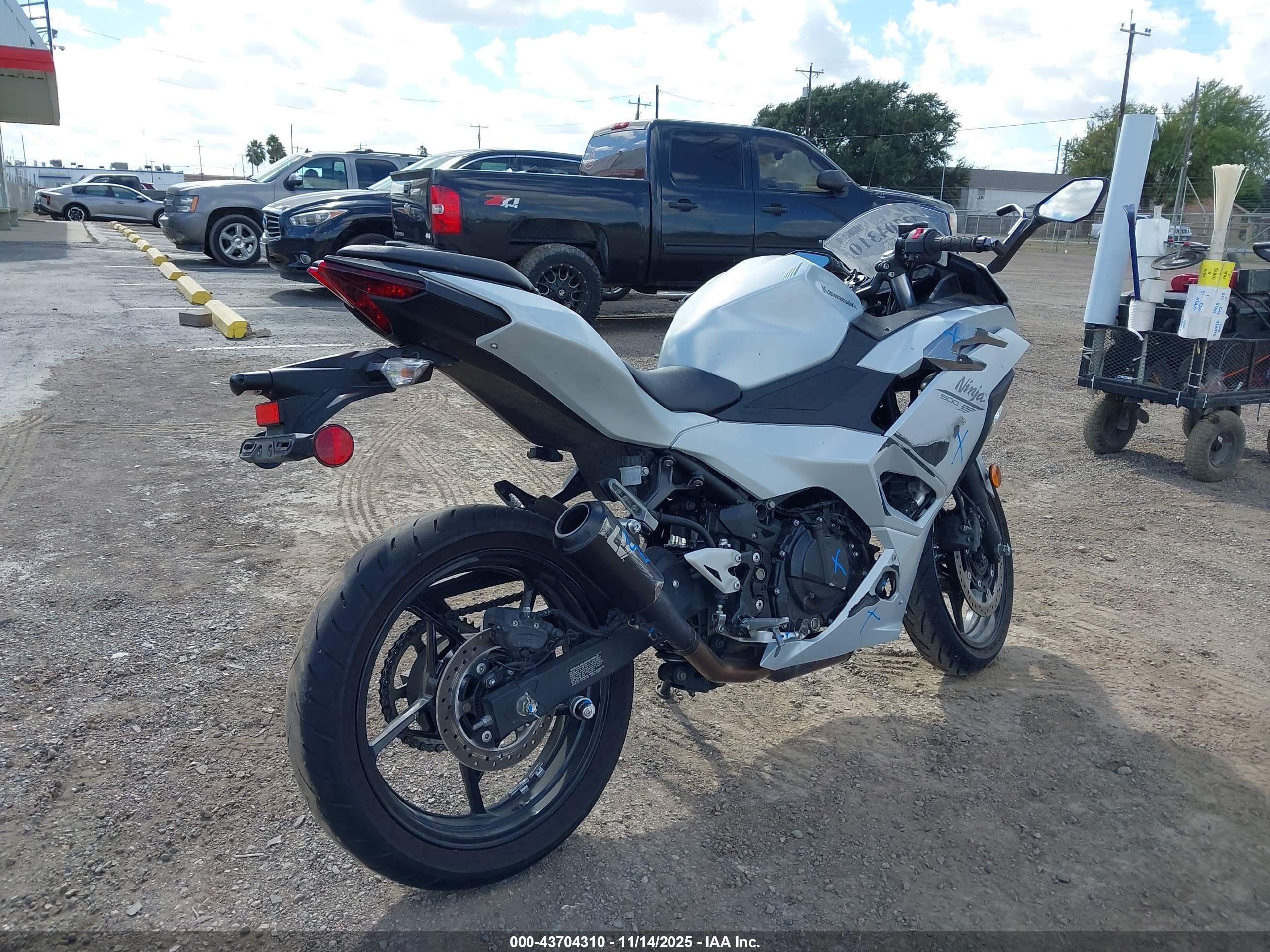 KAWASAKI EX500 image 4