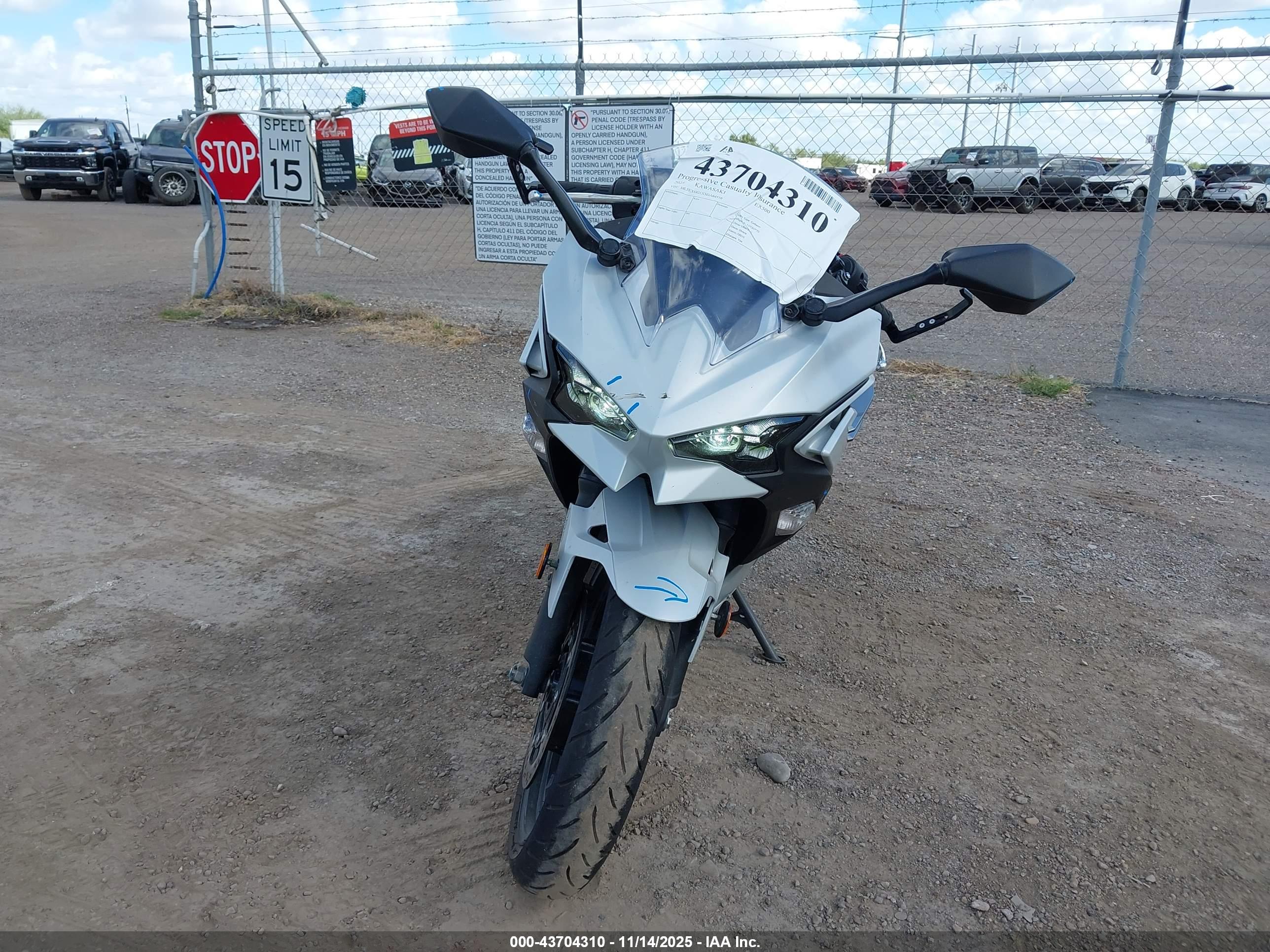 KAWASAKI EX500 image 5