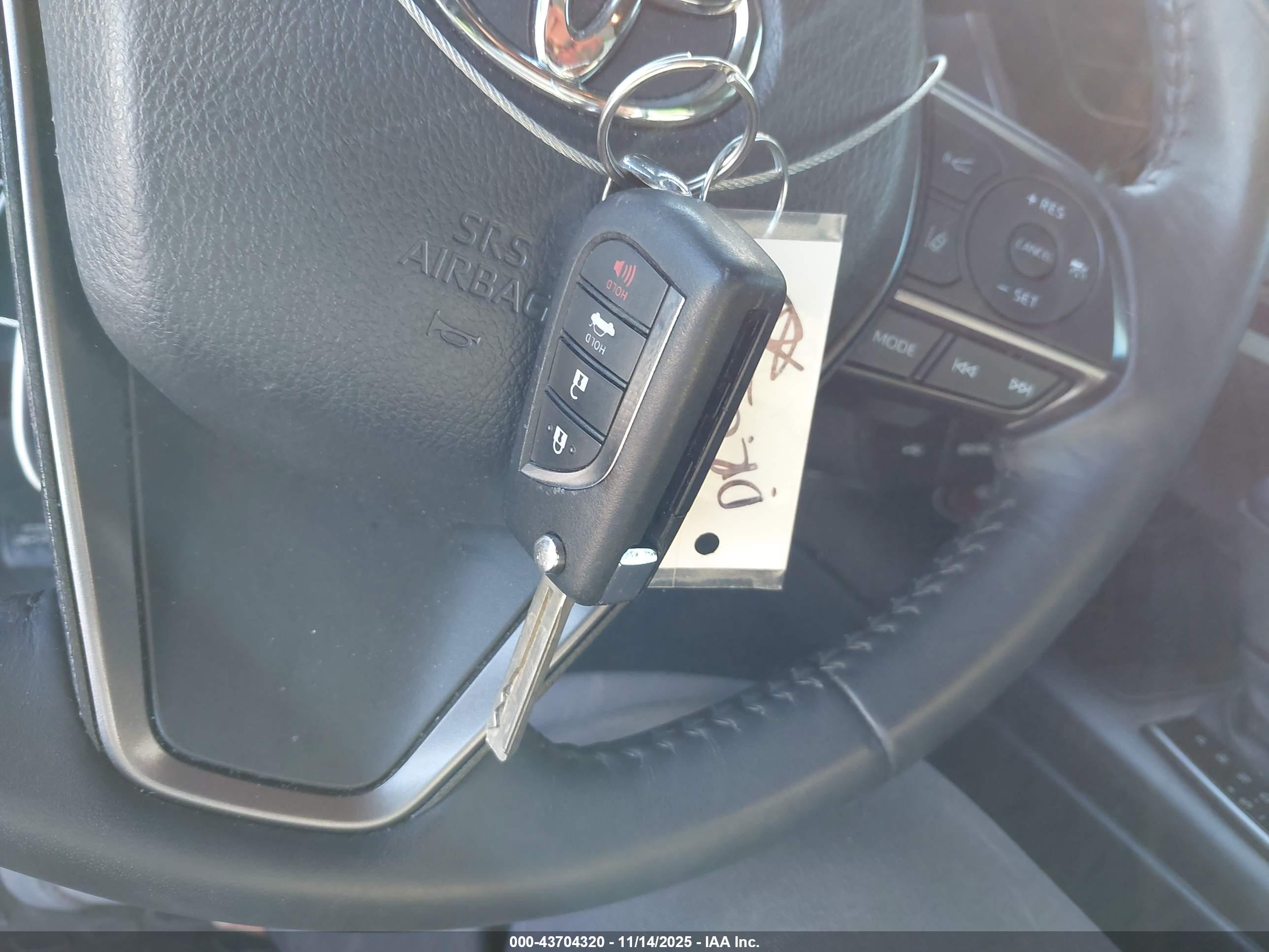 TOYOTA CAMRY image 11