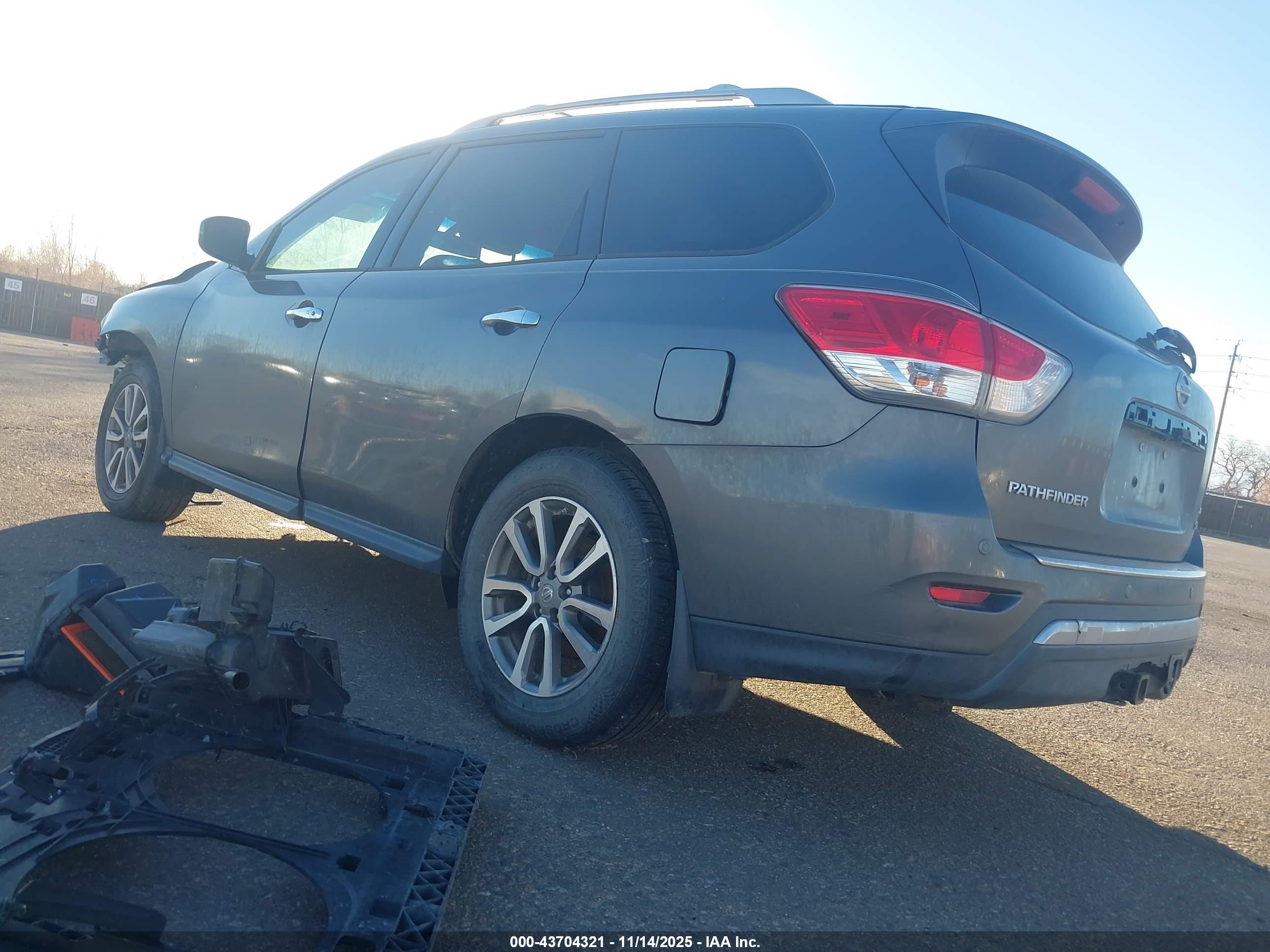 NISSAN PATHFINDER image 3