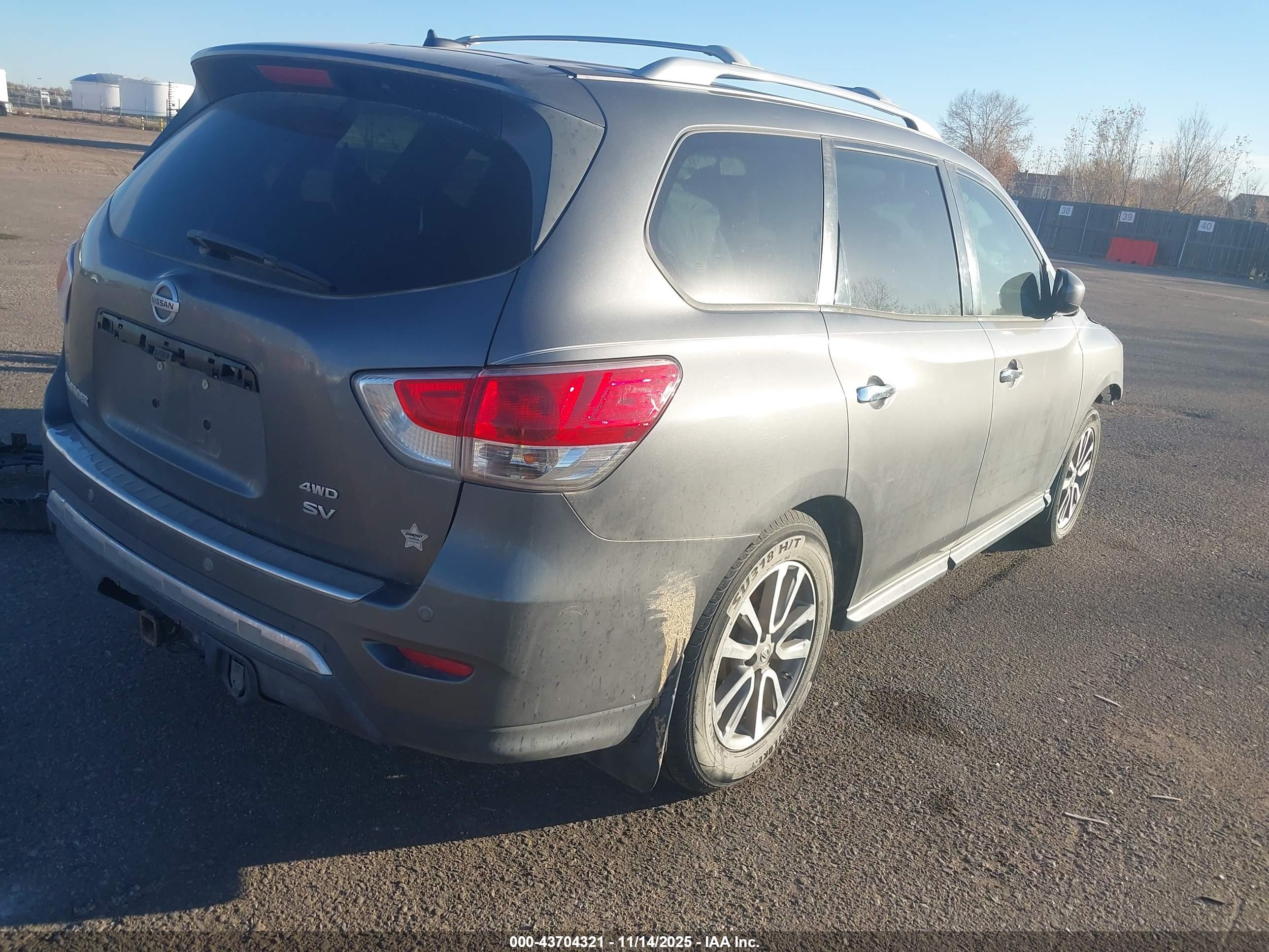 NISSAN PATHFINDER image 4