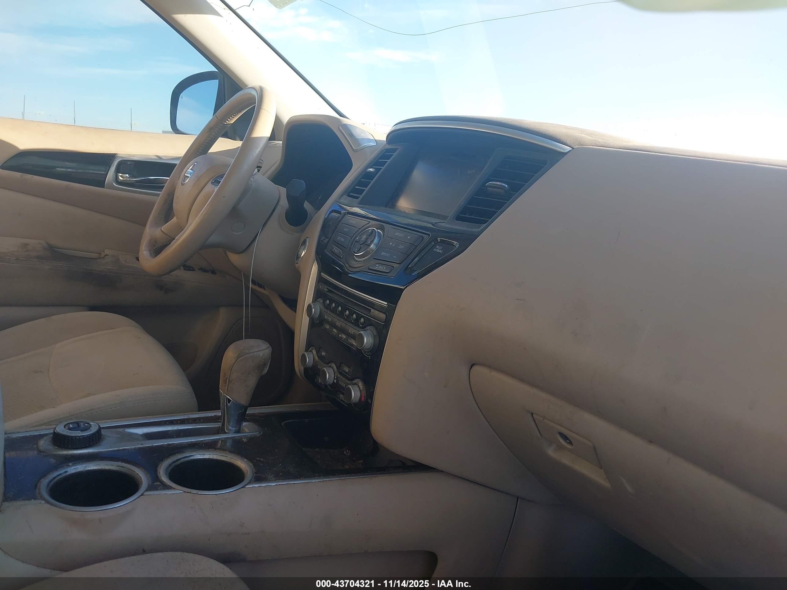 NISSAN PATHFINDER image 5