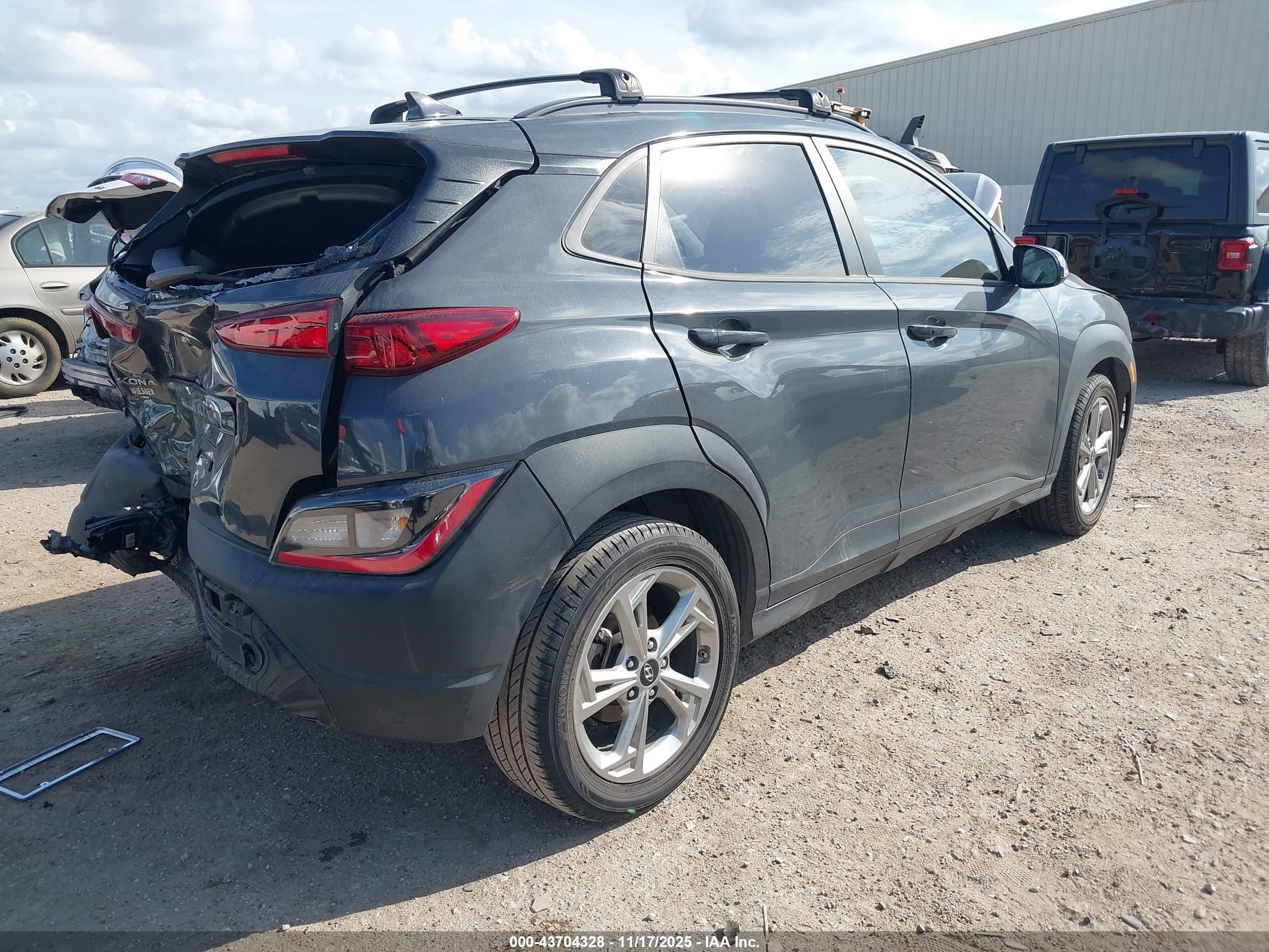 HYUNDAI KONA image 4
