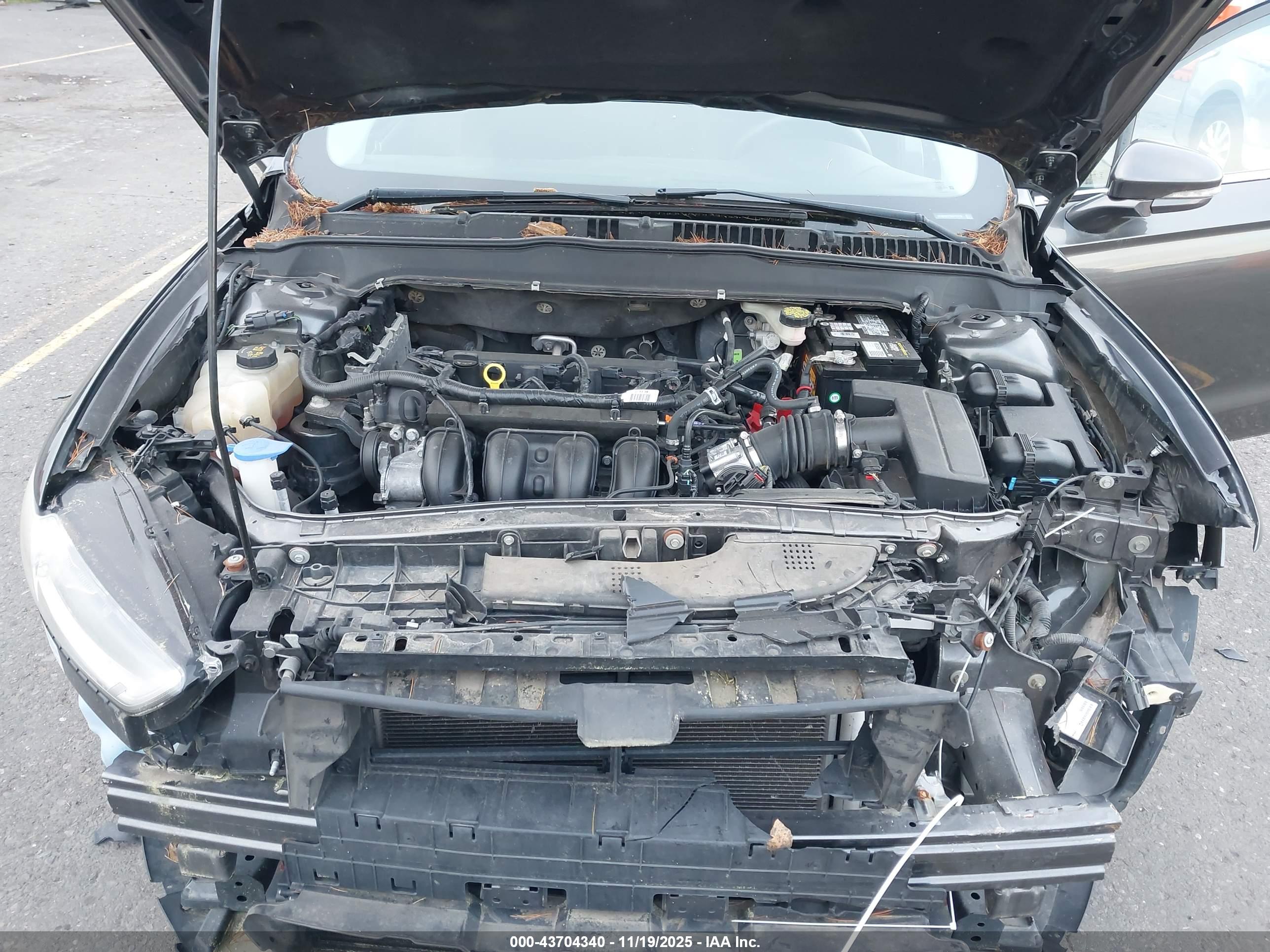 FORD FUSION image 10
