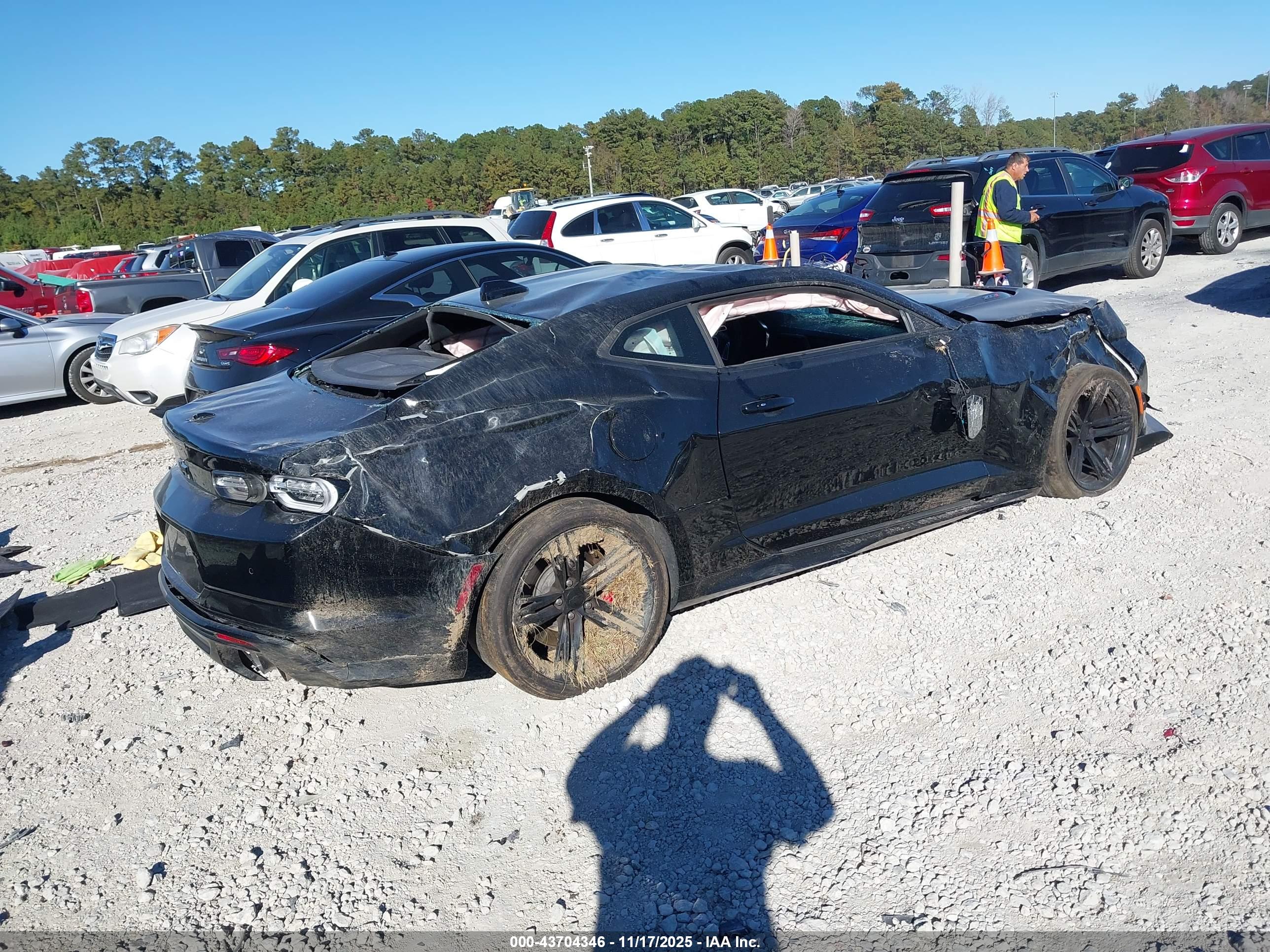 CHEVROLET CAMARO image 4
