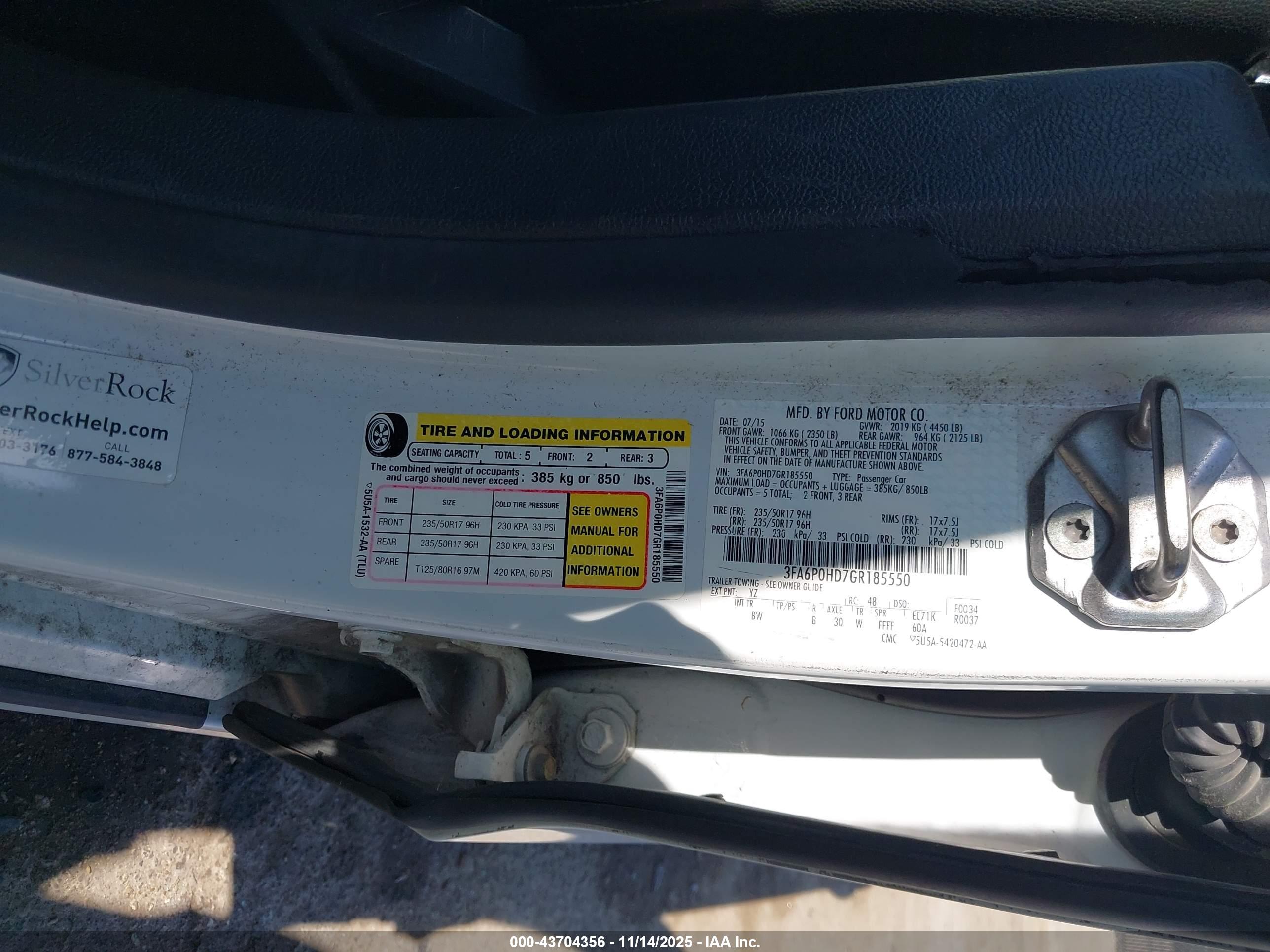 FORD FUSION image 9