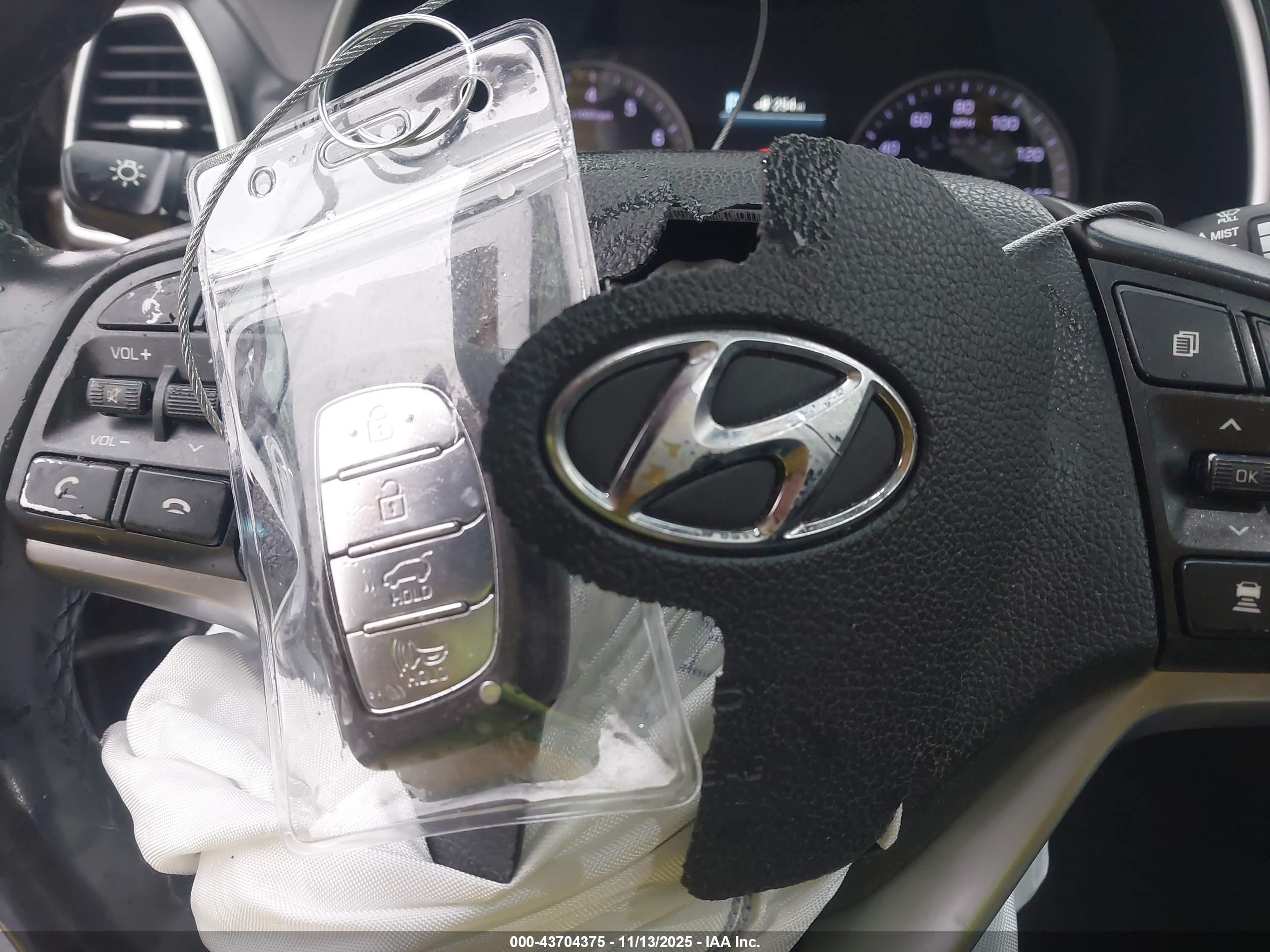 HYUNDAI TUCSON image 11
